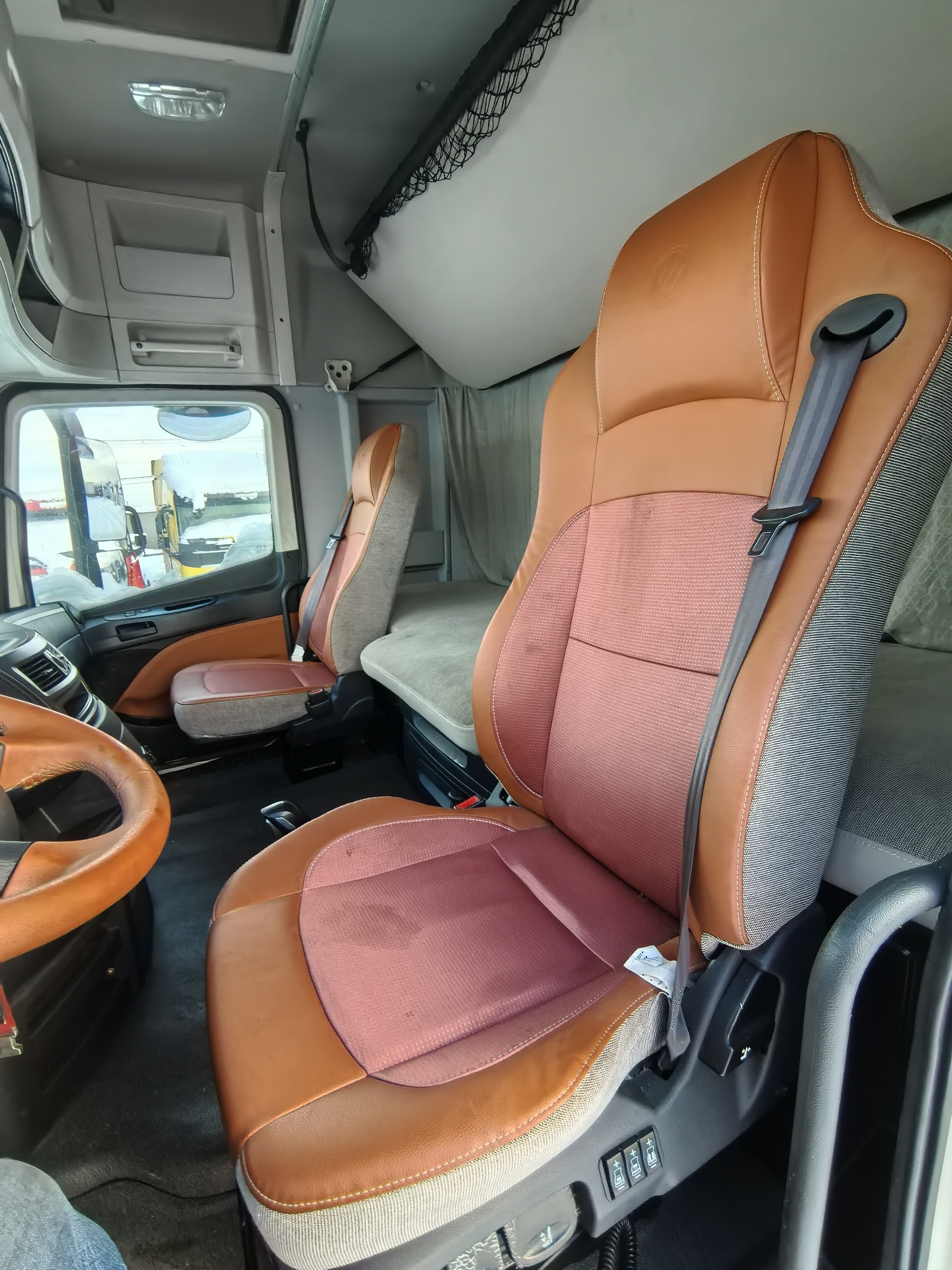 Foton AUMAN 4x2 Седельный тягач 2023 г. - фото 11