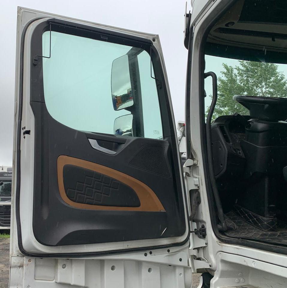 Shacman (Shaanxi) SX* 4x2 Седельный тягач 2023 г. - фото 8