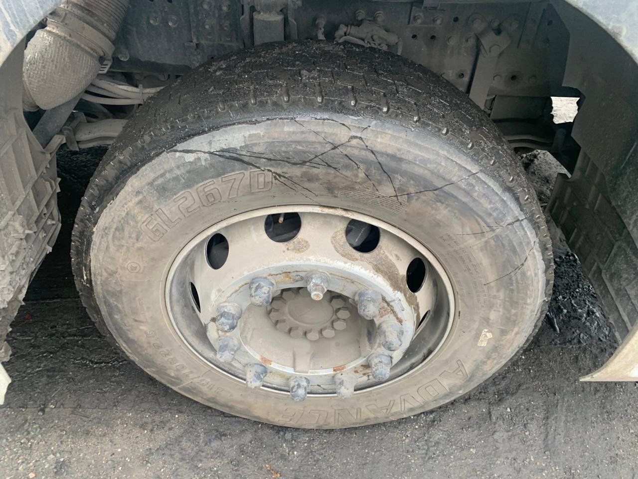 Shacman (Shaanxi) SX* 4x2 Седельный тягач 2023 г. - фото 17