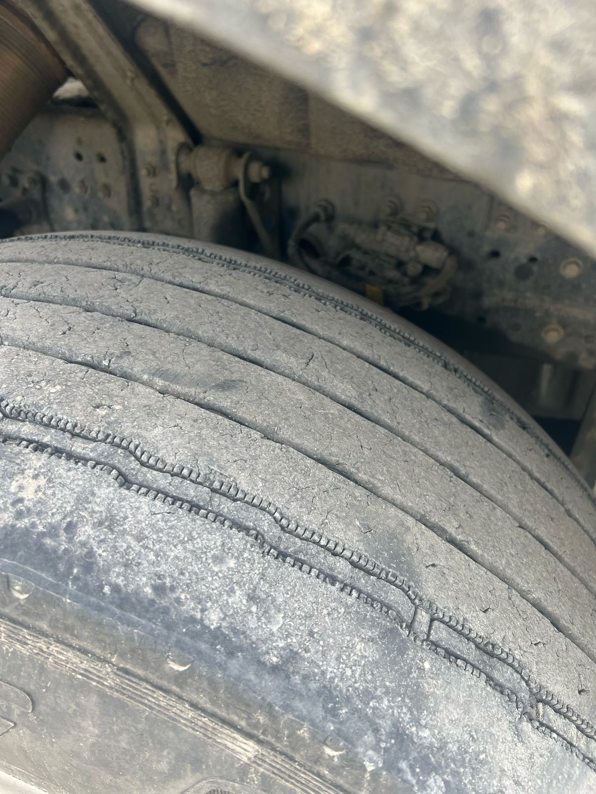 Shacman (Shaanxi) SX* 4x2 Седельный тягач 2023 г. - фото 4