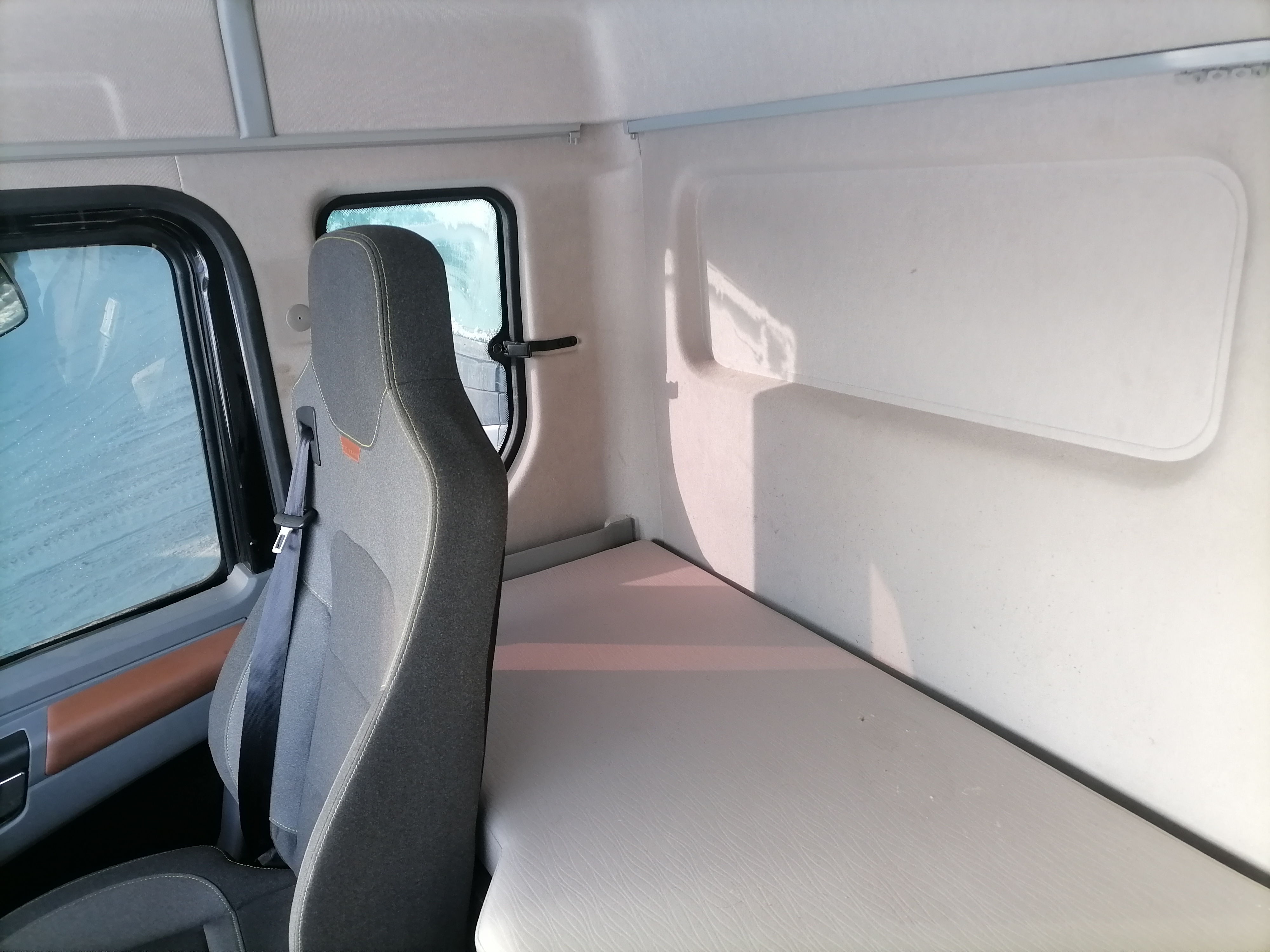 Shacman (Shaanxi) SX* 8x4 Самосвал 2024 г. - фото 8