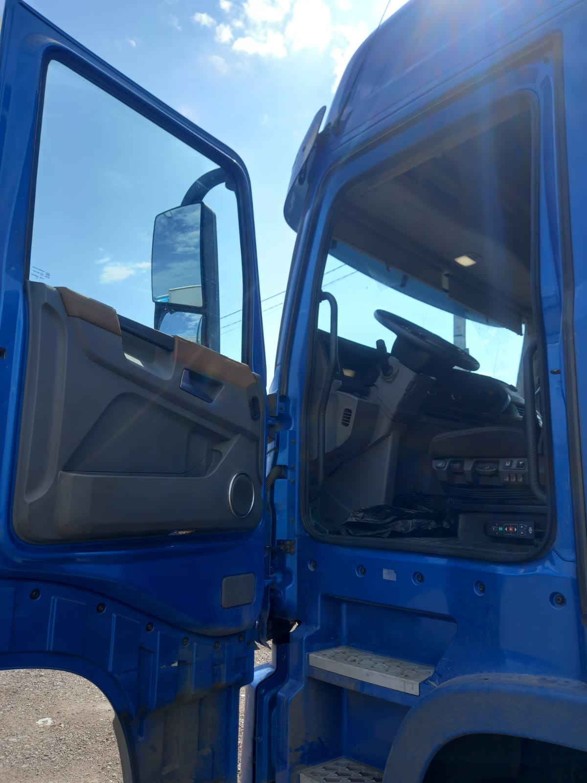 DongFeng DFH 4x2 Седельный тягач 2023 г. - фото 5