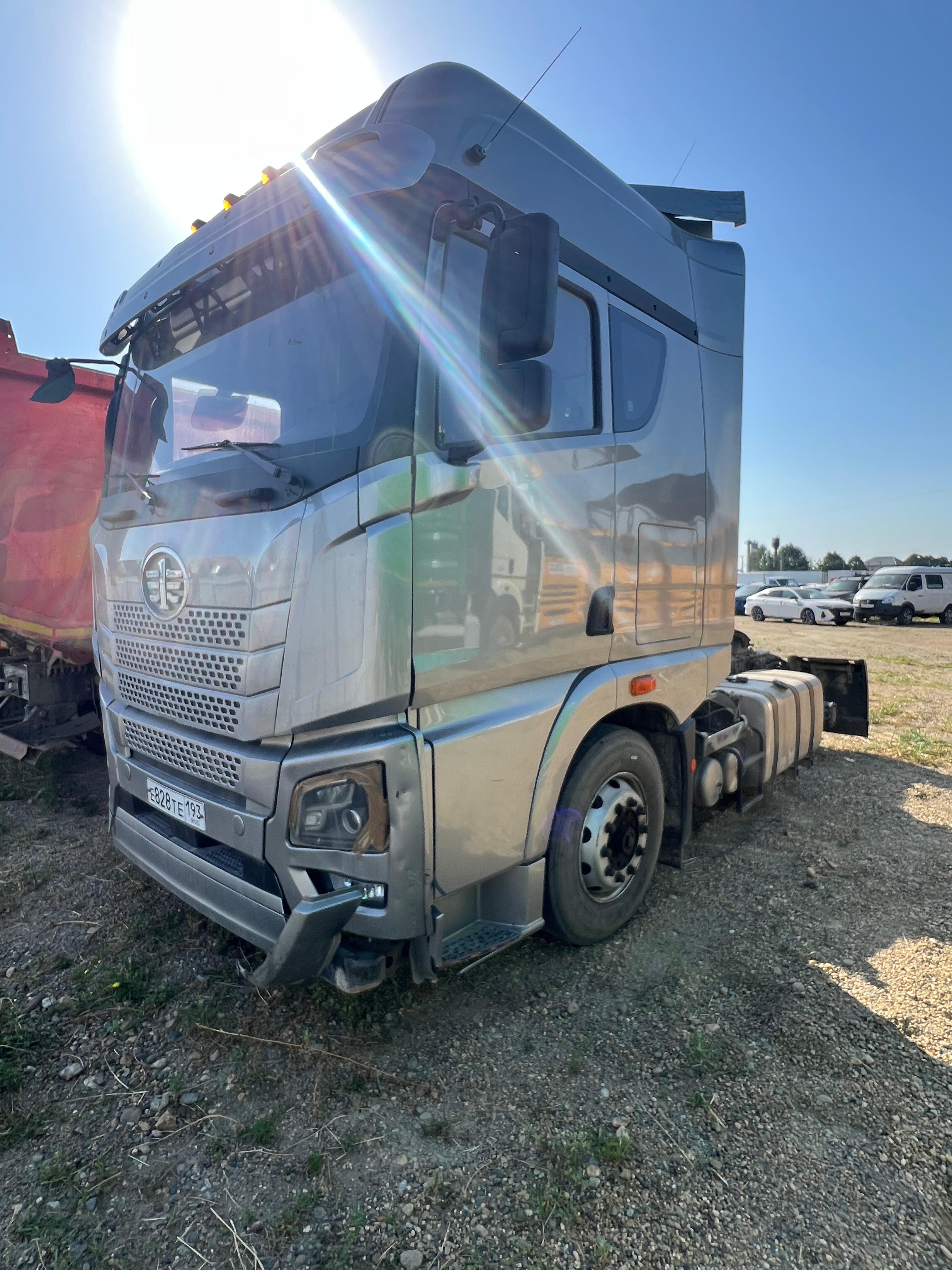 FAW JH6 4x2 Седельный тягач 2023 г. - фото 2