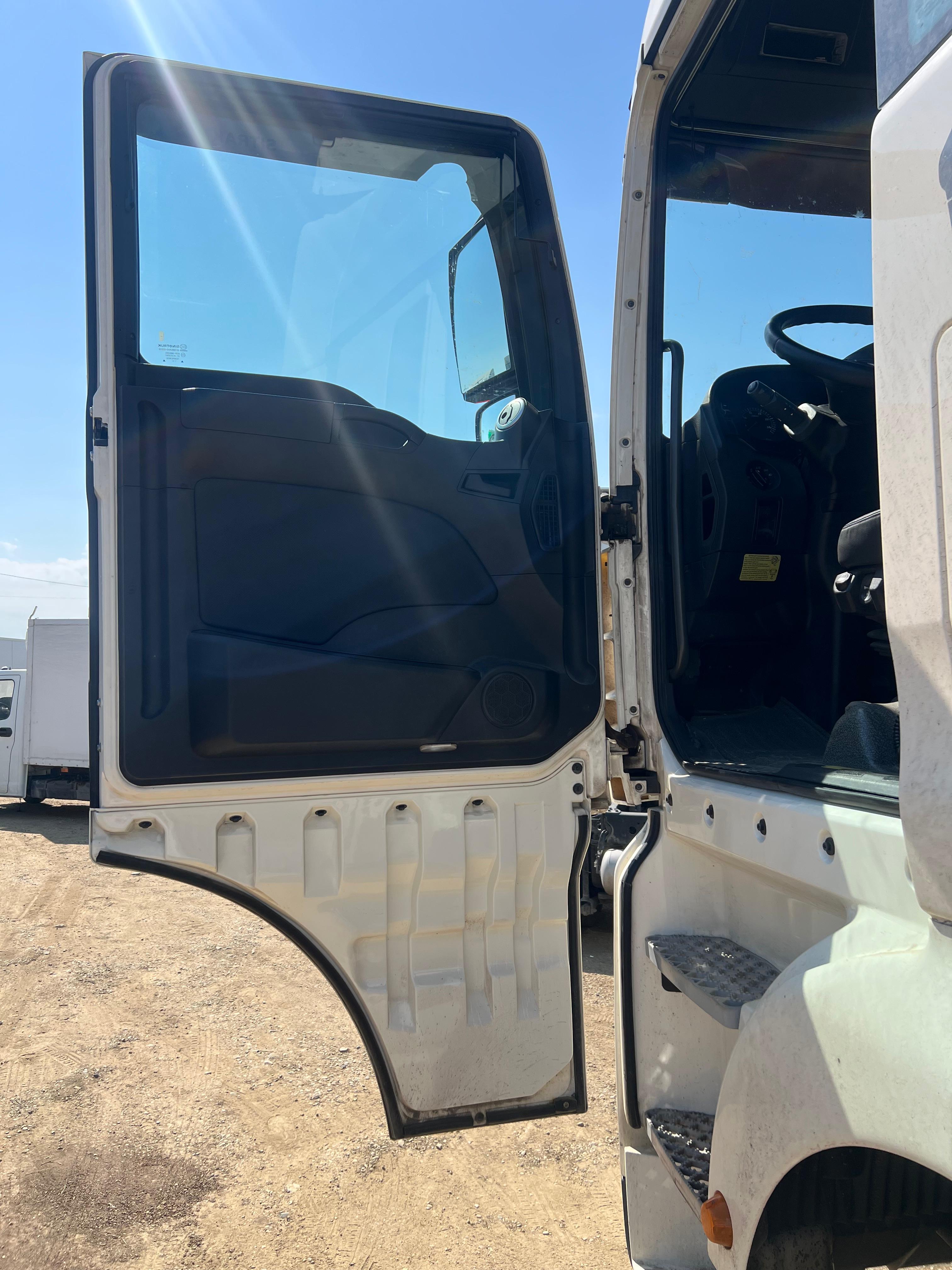 SITRAK C7H MAX 4x2 Седельный тягач 2023 г. - фото 9