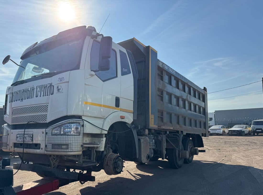 FAW J6 6x4 Самосвал
