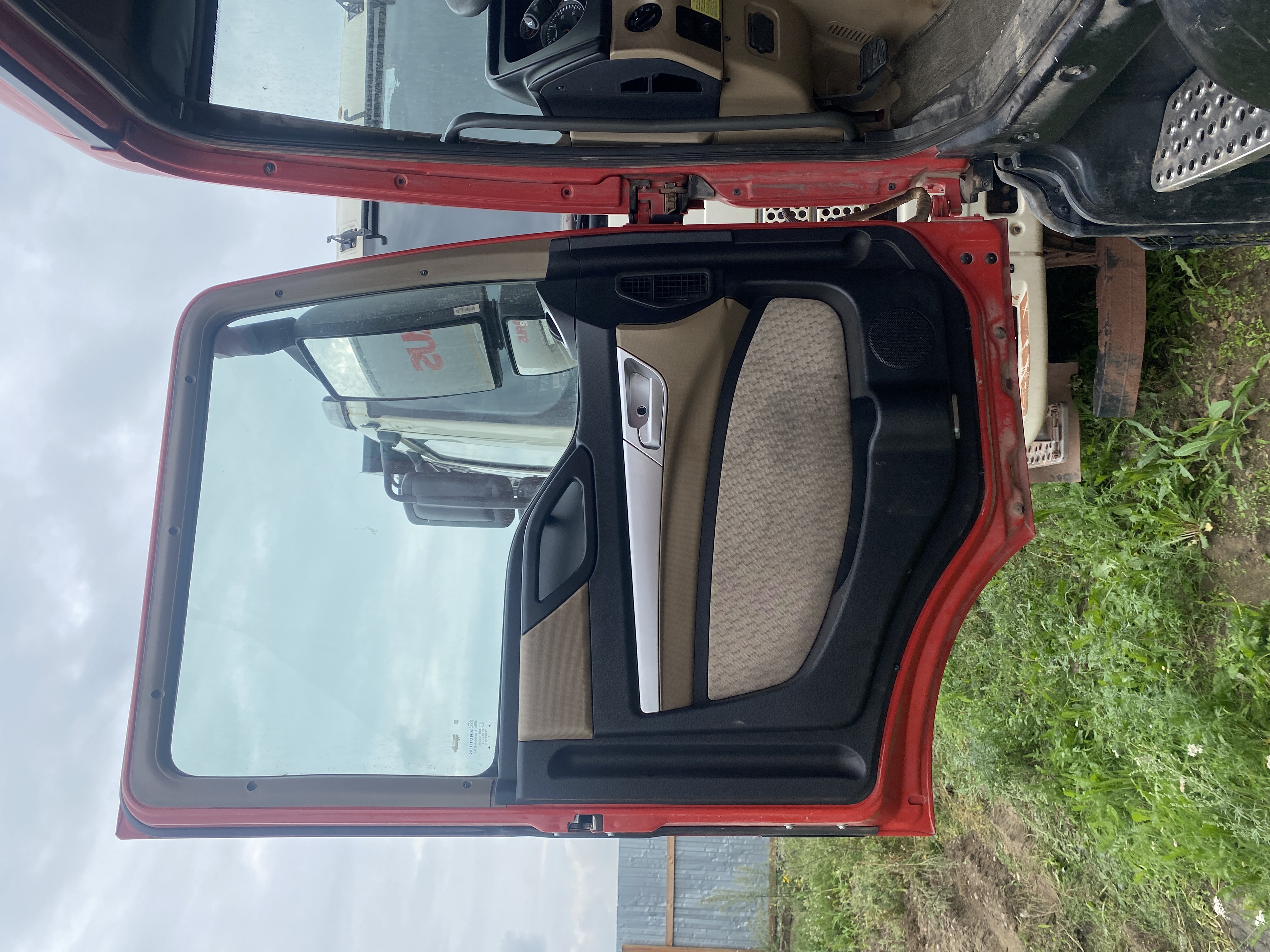 Howo T5G 8x4 Самосвал 2024 г. - фото 6