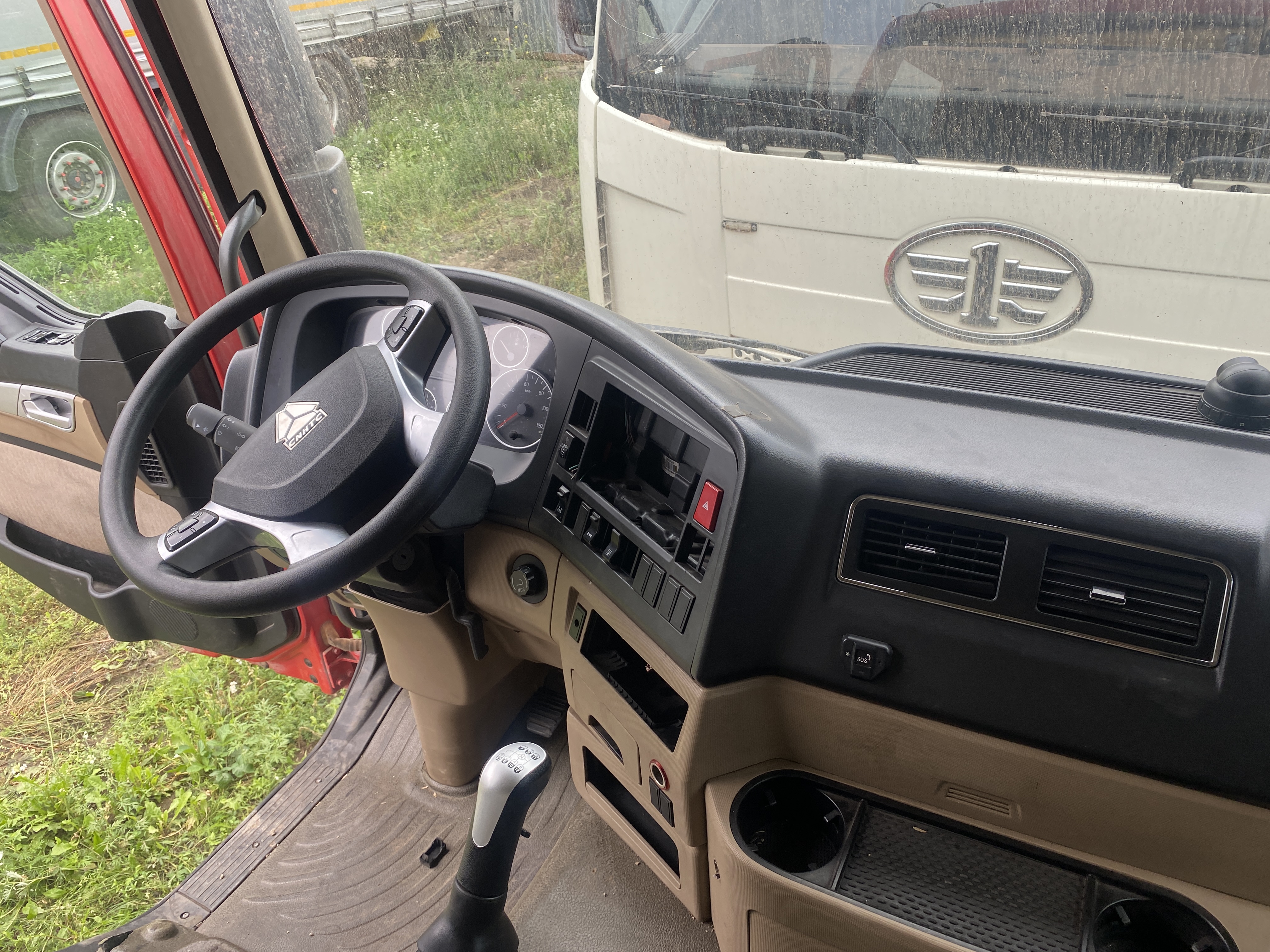 Howo T5G 8x4 Самосвал 2024 г. - фото 8