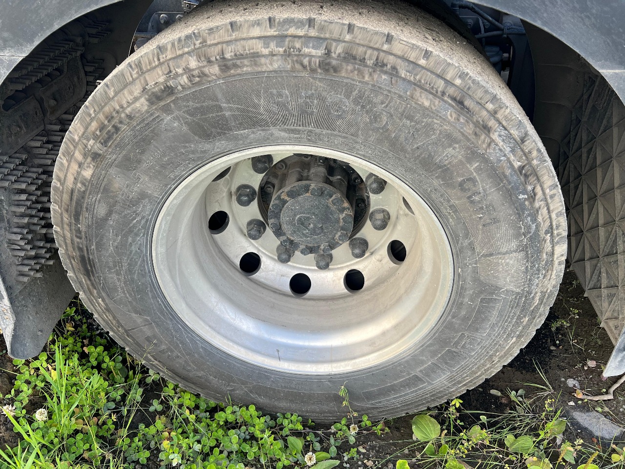 Shacman (Shaanxi) SX* 4x2 Седельный тягач 2023 г. - фото 17