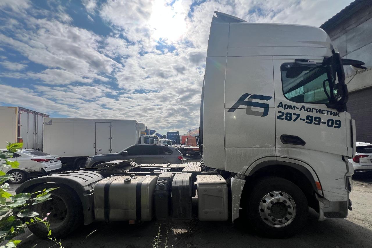 Shacman (Shaanxi) SX* 4x2 Седельный тягач 2023 г. - фото 5