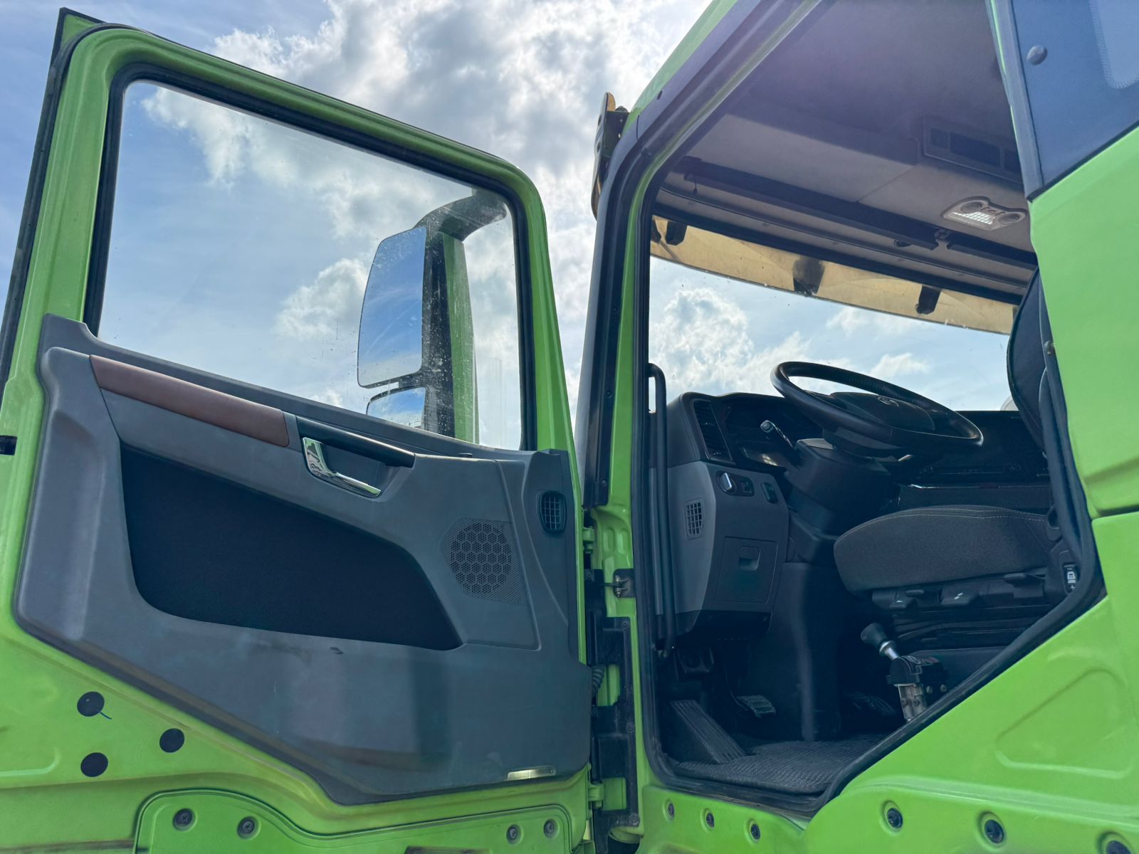 Shacman (Shaanxi) SX* 8x4 Самосвал 2023 г. - фото 10