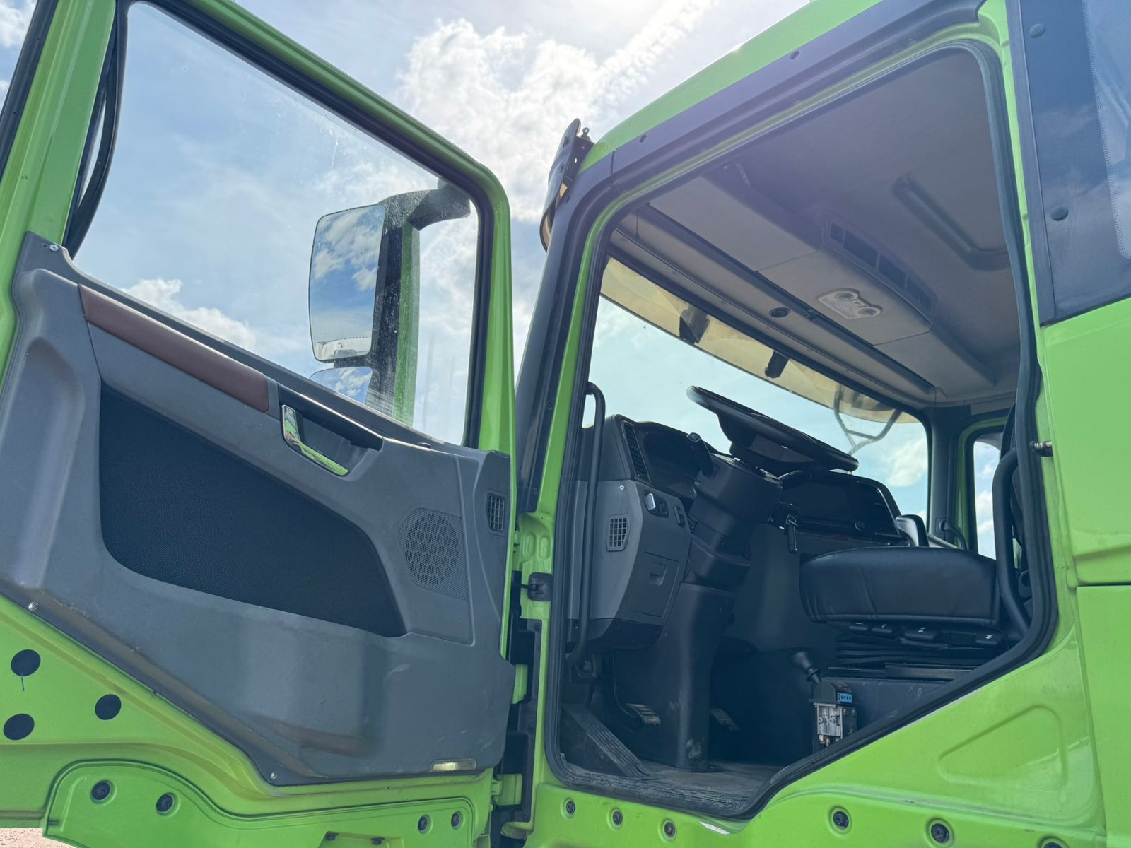 Shacman (Shaanxi) SX* 8x4 Самосвал 2023 г. - фото 8