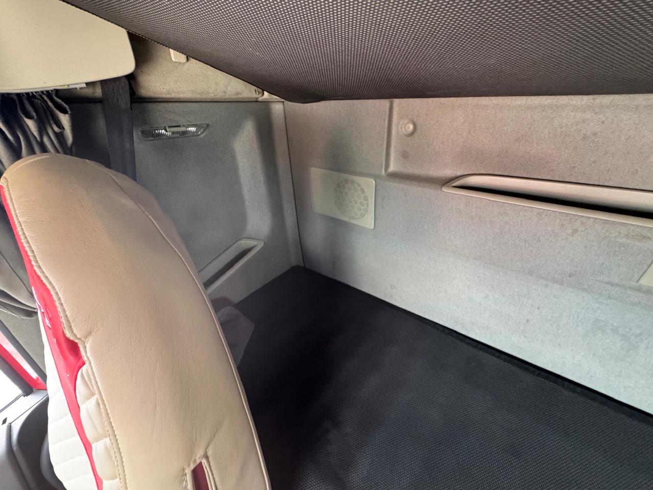 Volvo FH 4x2 Седельный тягач 2016 г. - фото 9