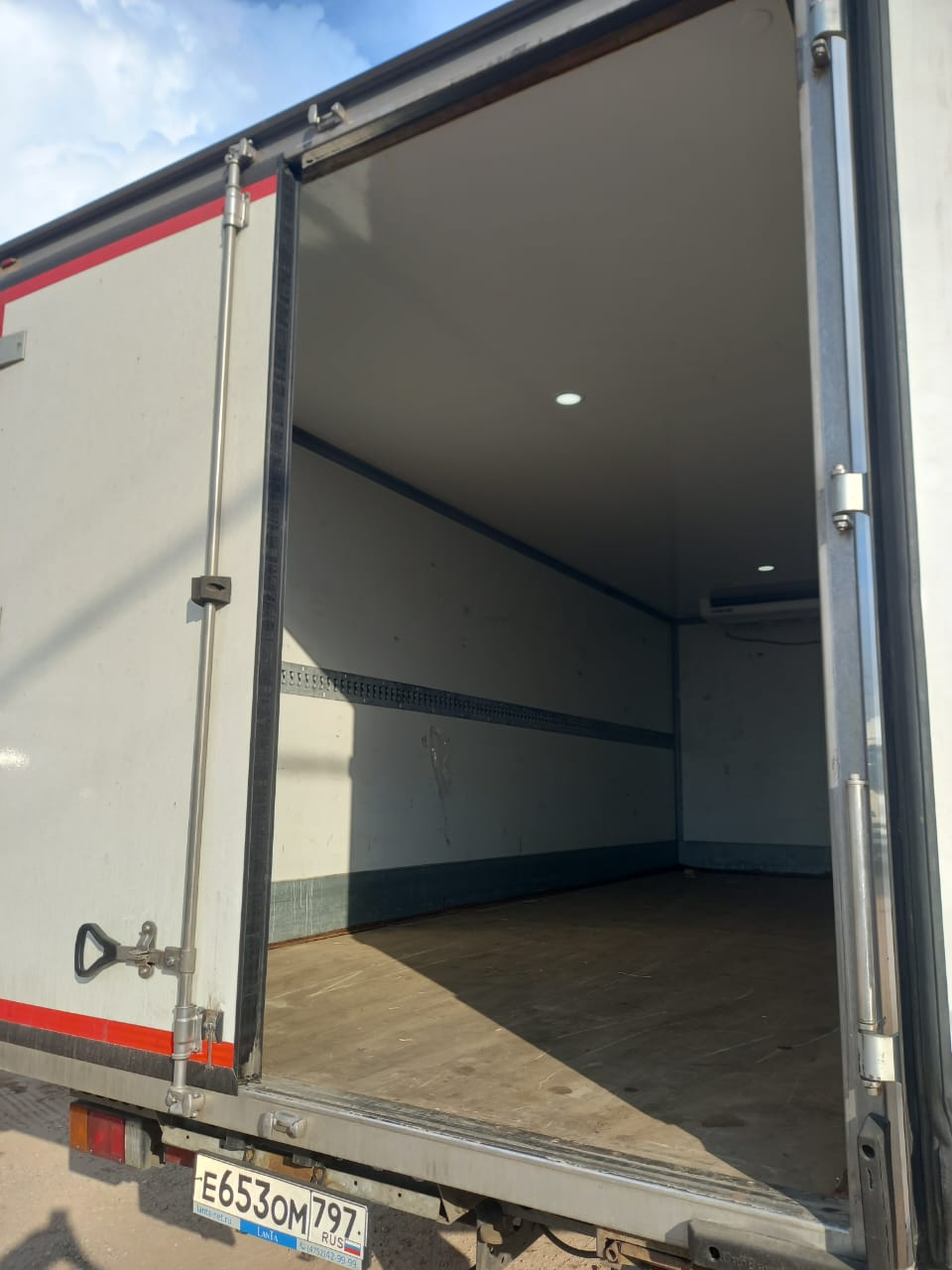 Isuzu ELF 9.5 (NQR) Изотермический/рефрижератор 2023 г. - фото 5