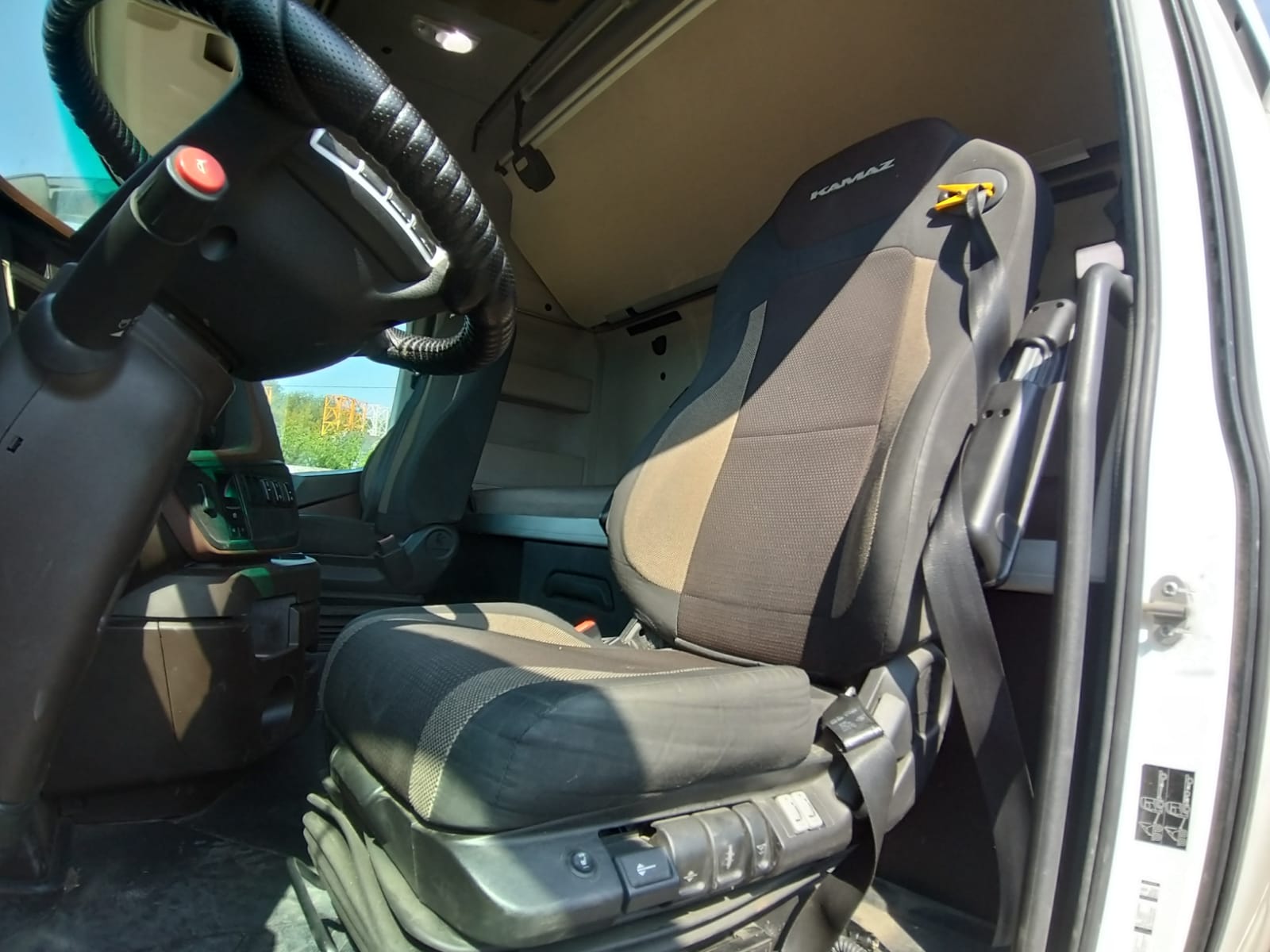 КамАЗ М1945 4x2 Седельный тягач 2023 г. - фото 19