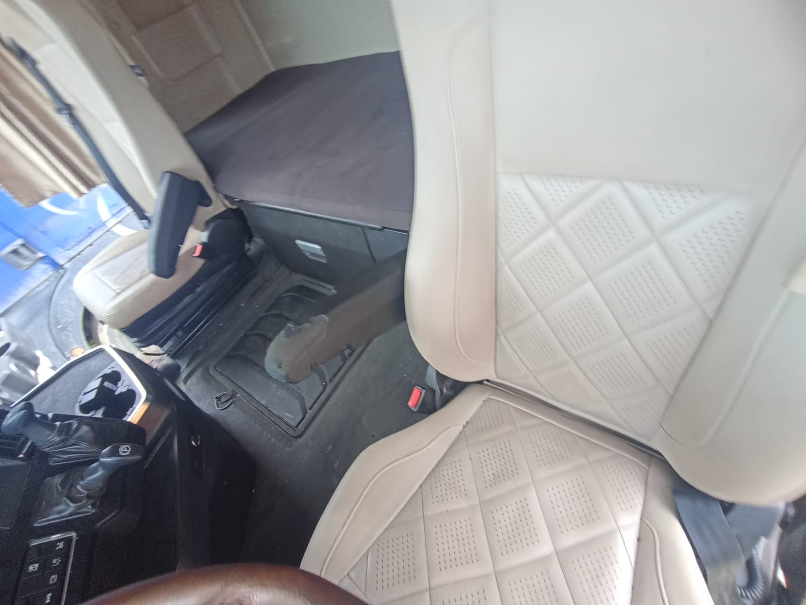 SITRAK C7H 4x2 Седельный тягач 2023 г. - фото 15