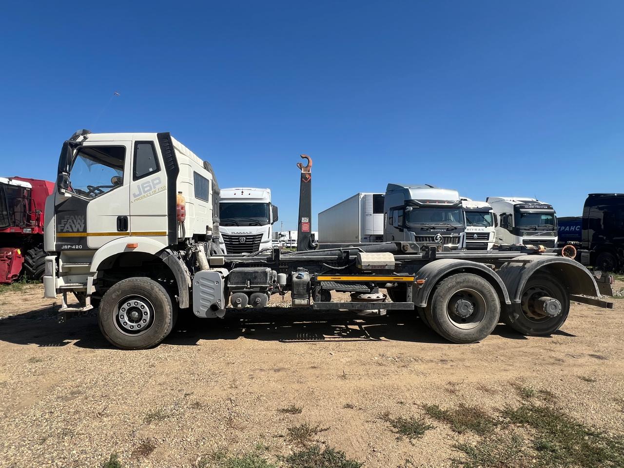 FAW J6 6x4 Мультилифт 2023 г. - фото 5