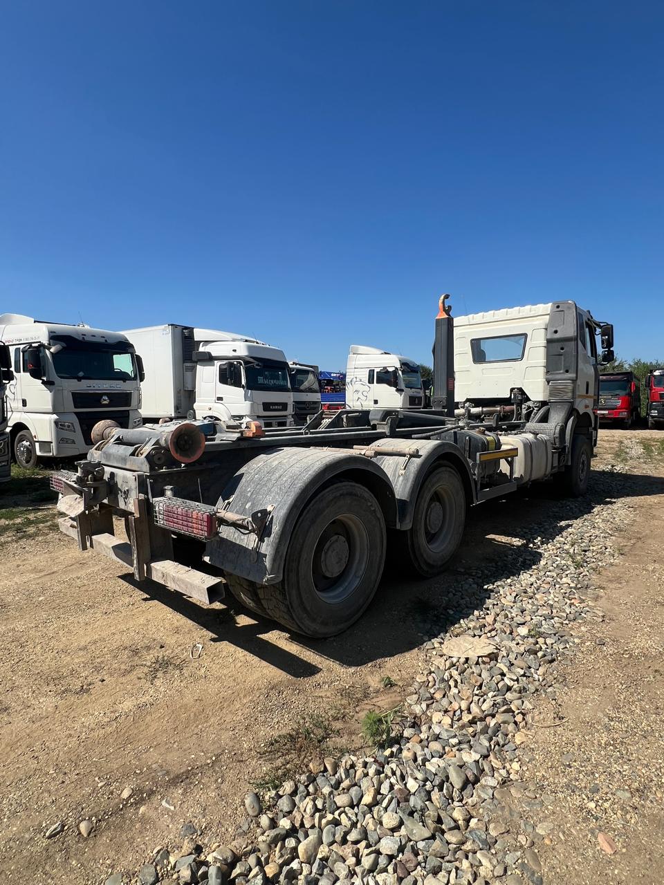 FAW J6 6x4 Мультилифт 2023 г. - фото 6