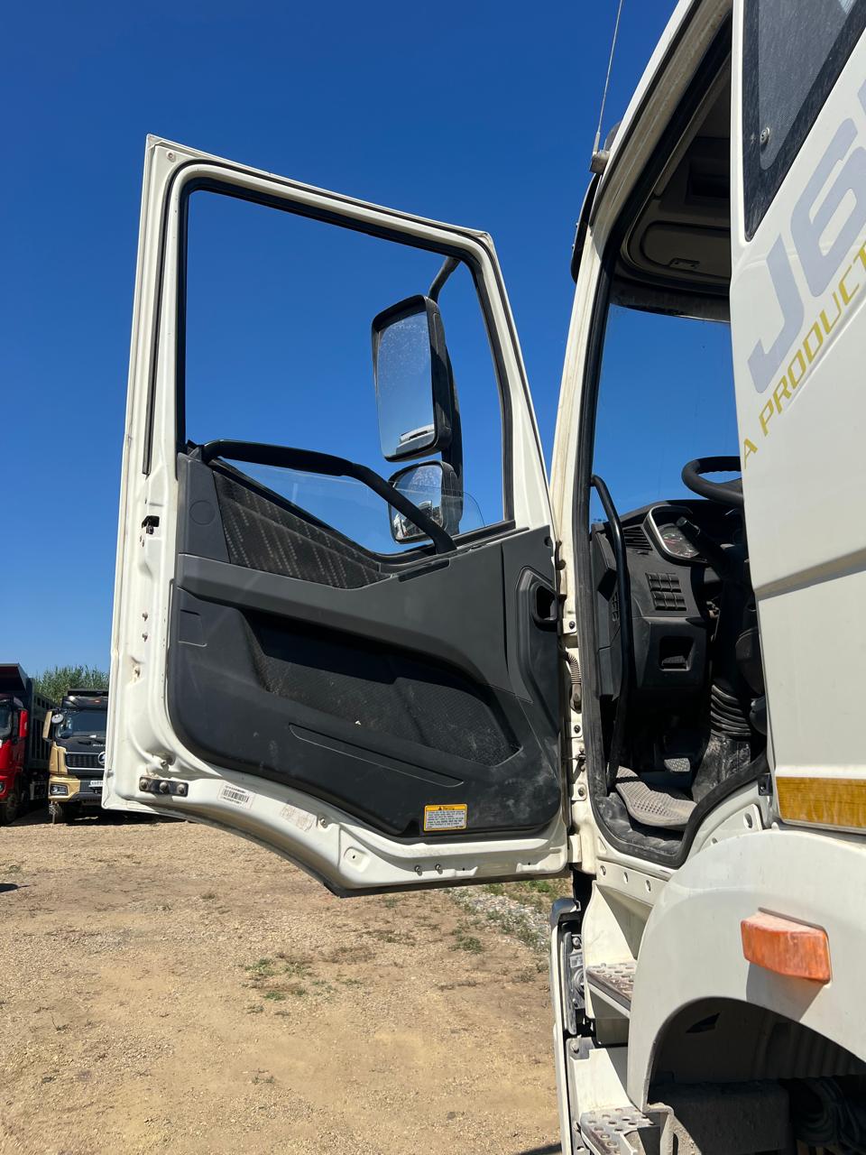 FAW J6 6x4 Мультилифт 2023 г. - фото 9