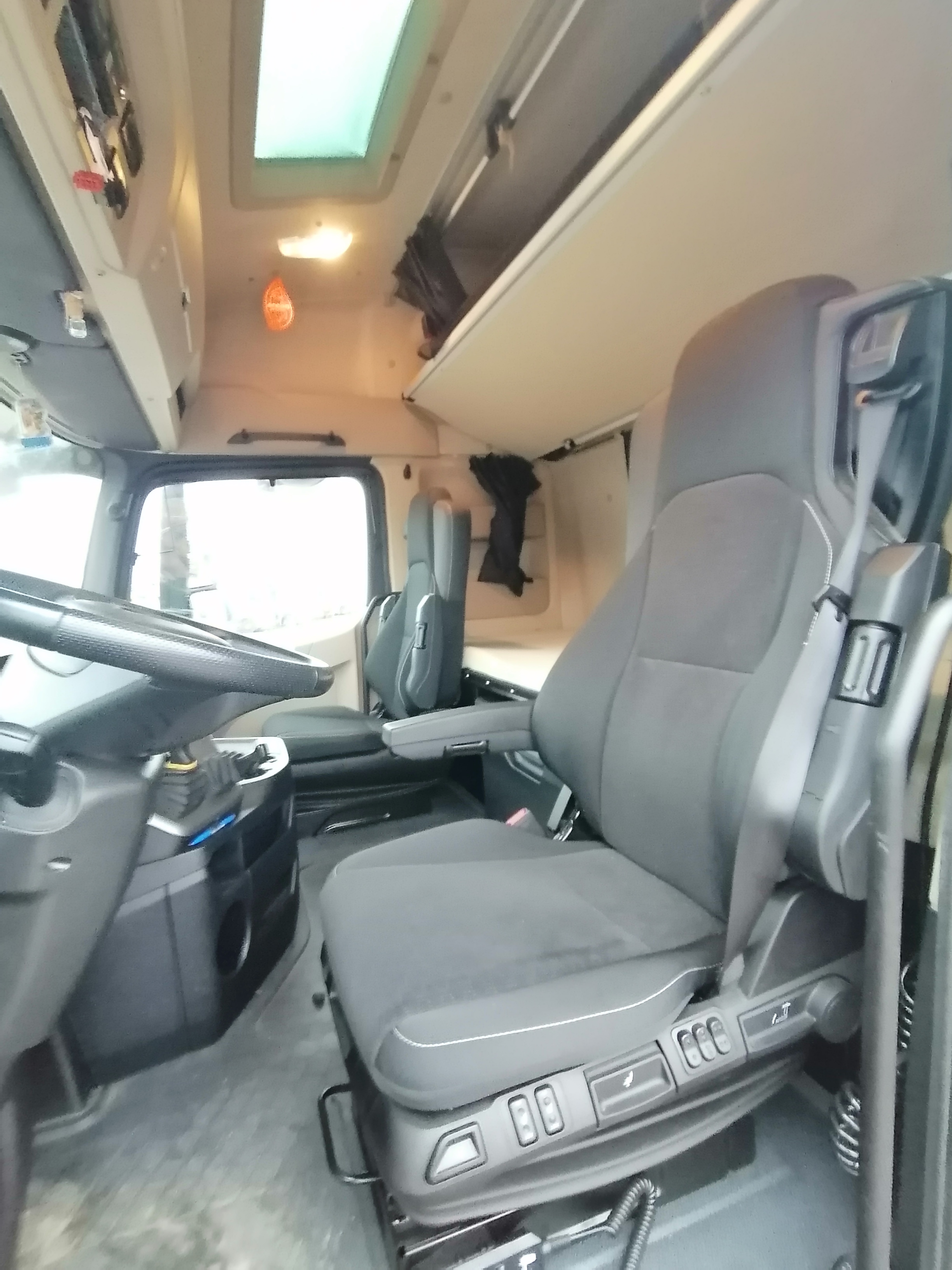 Mercedes-Benz ACTROS 4x2 Седельный тягач 2023 г. - фото 12