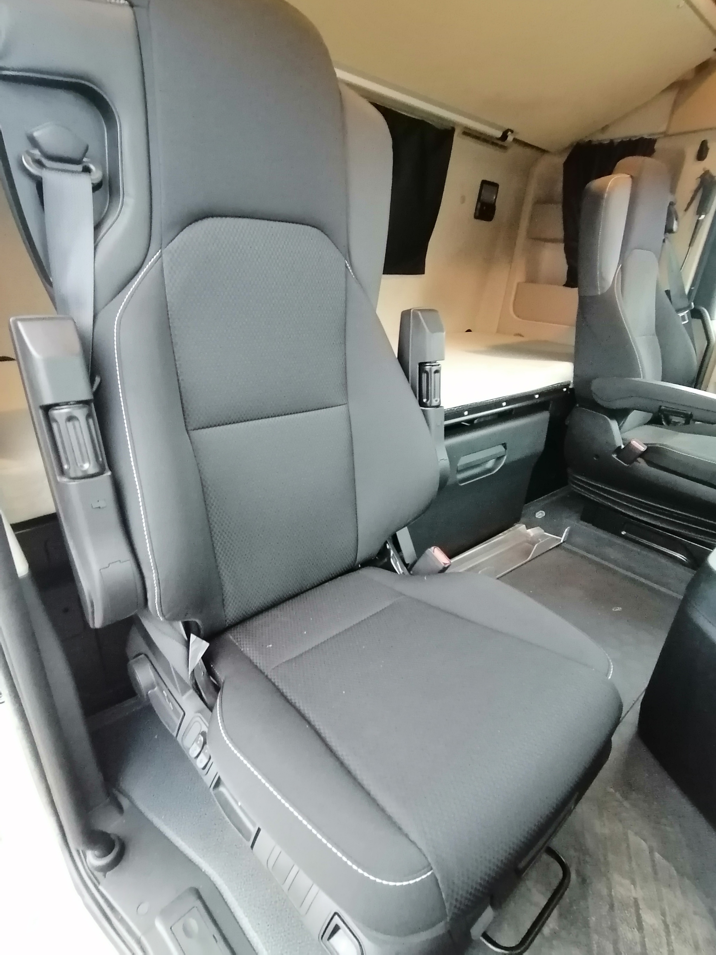 Mercedes-Benz ACTROS 4x2 Седельный тягач 2023 г. - фото 13