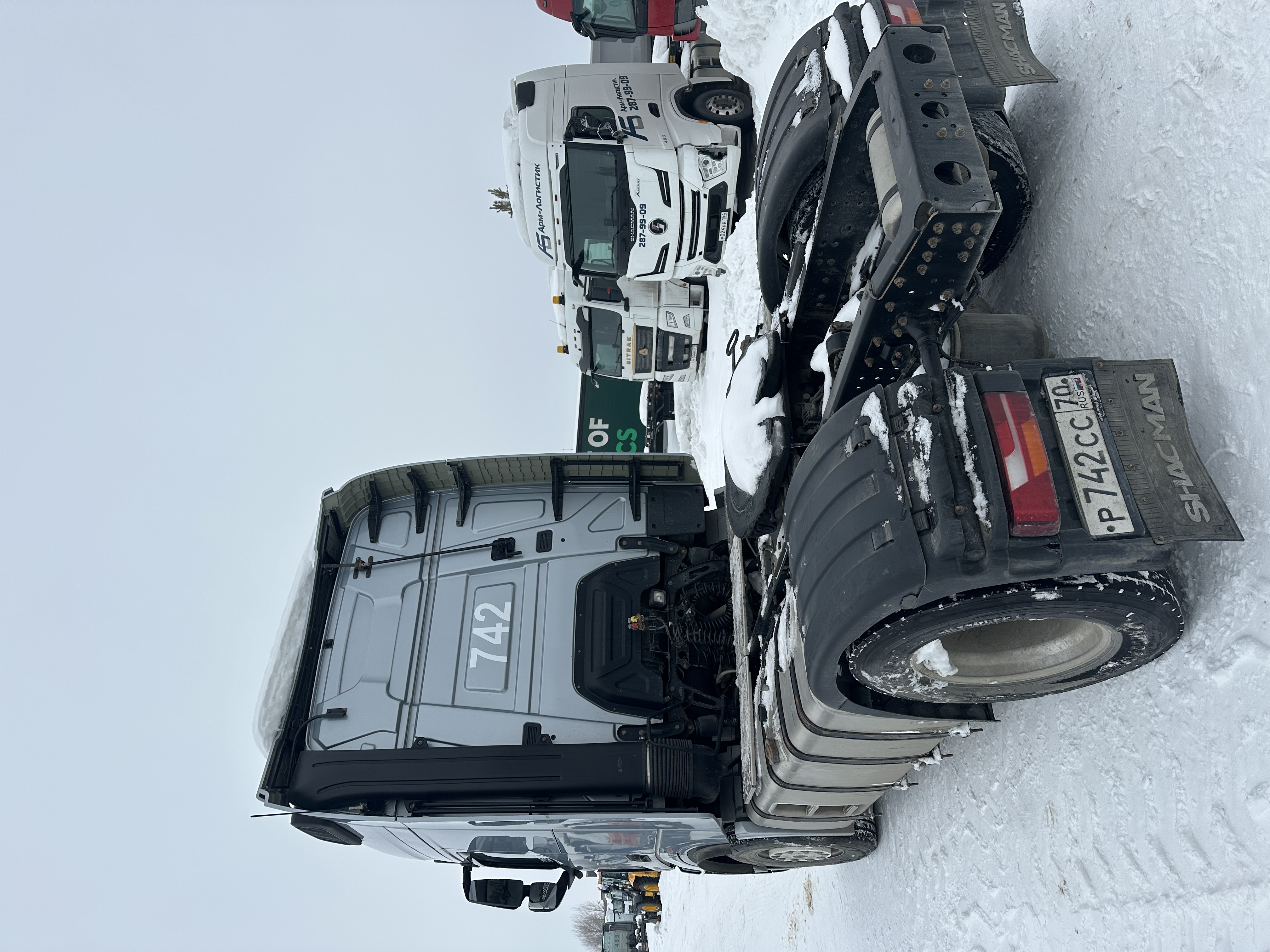 Shacman (Shaanxi) SX* 4x2 Седельный тягач 2023 г. - фото 4