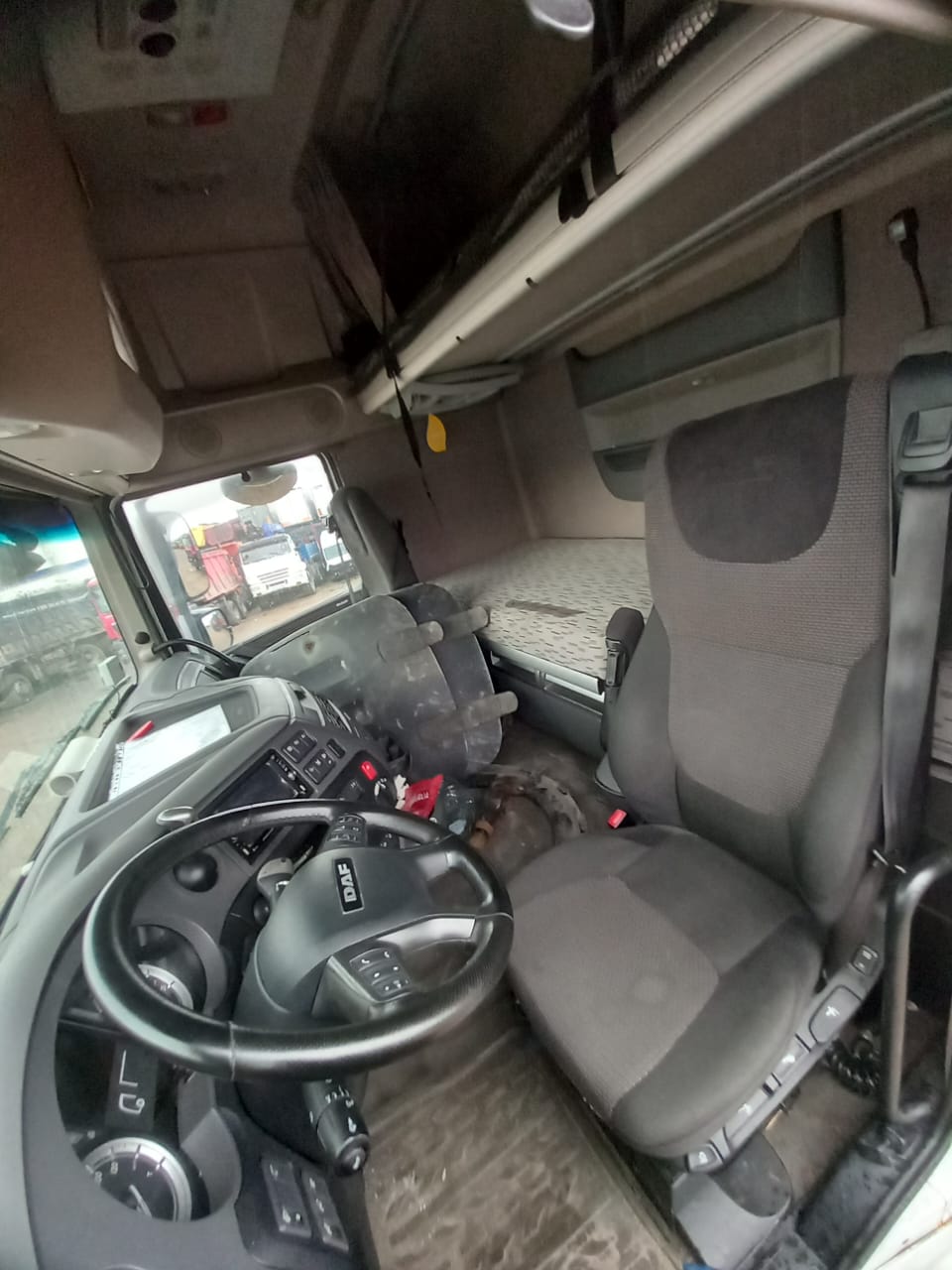 DAF XF 4x2 Седельный тягач 2017 г. - фото 6