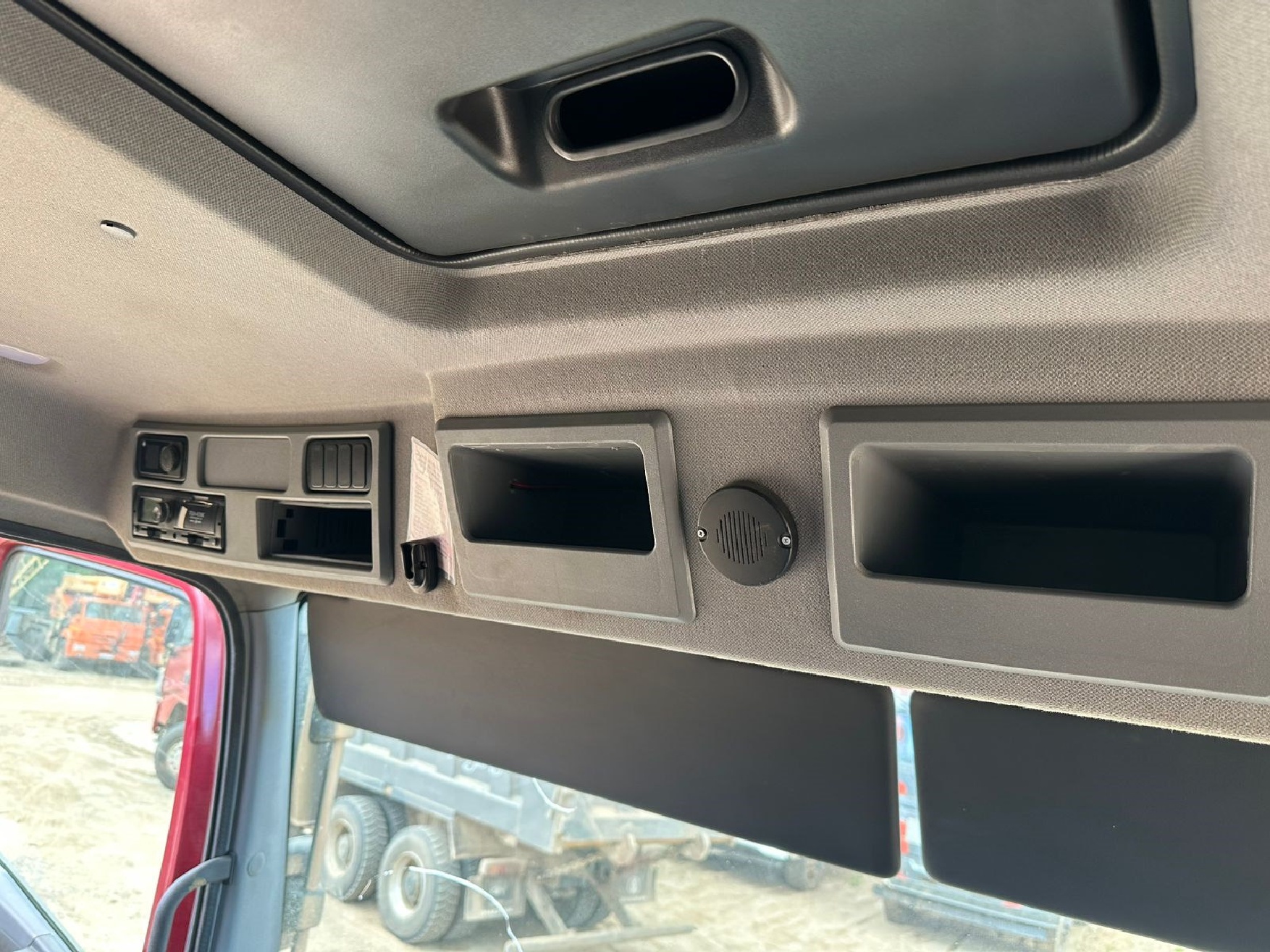 КамАЗ 65801 8x4 Самосвал 2024 г. - фото 11