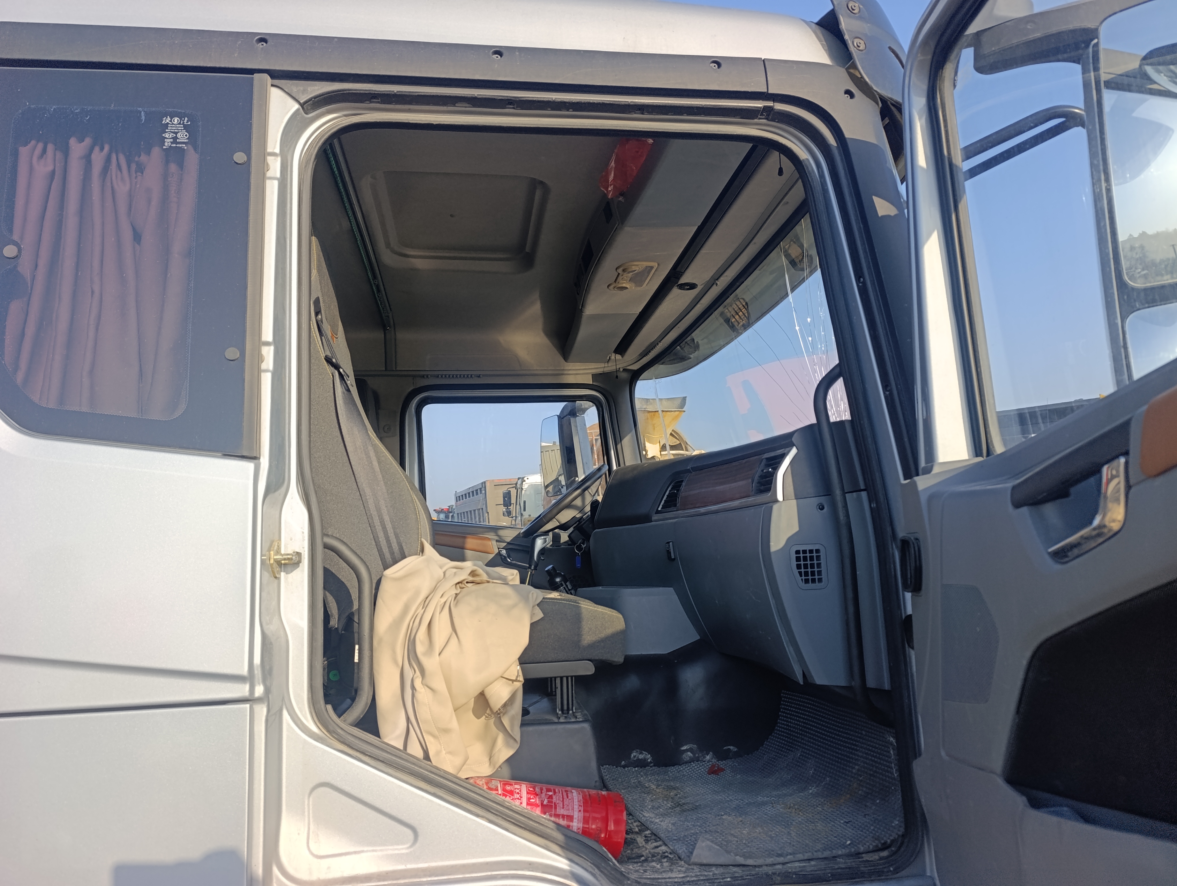 Shacman (Shaanxi) SX* 8x4 Автобетоносмеситель 2024 г. - фото 9