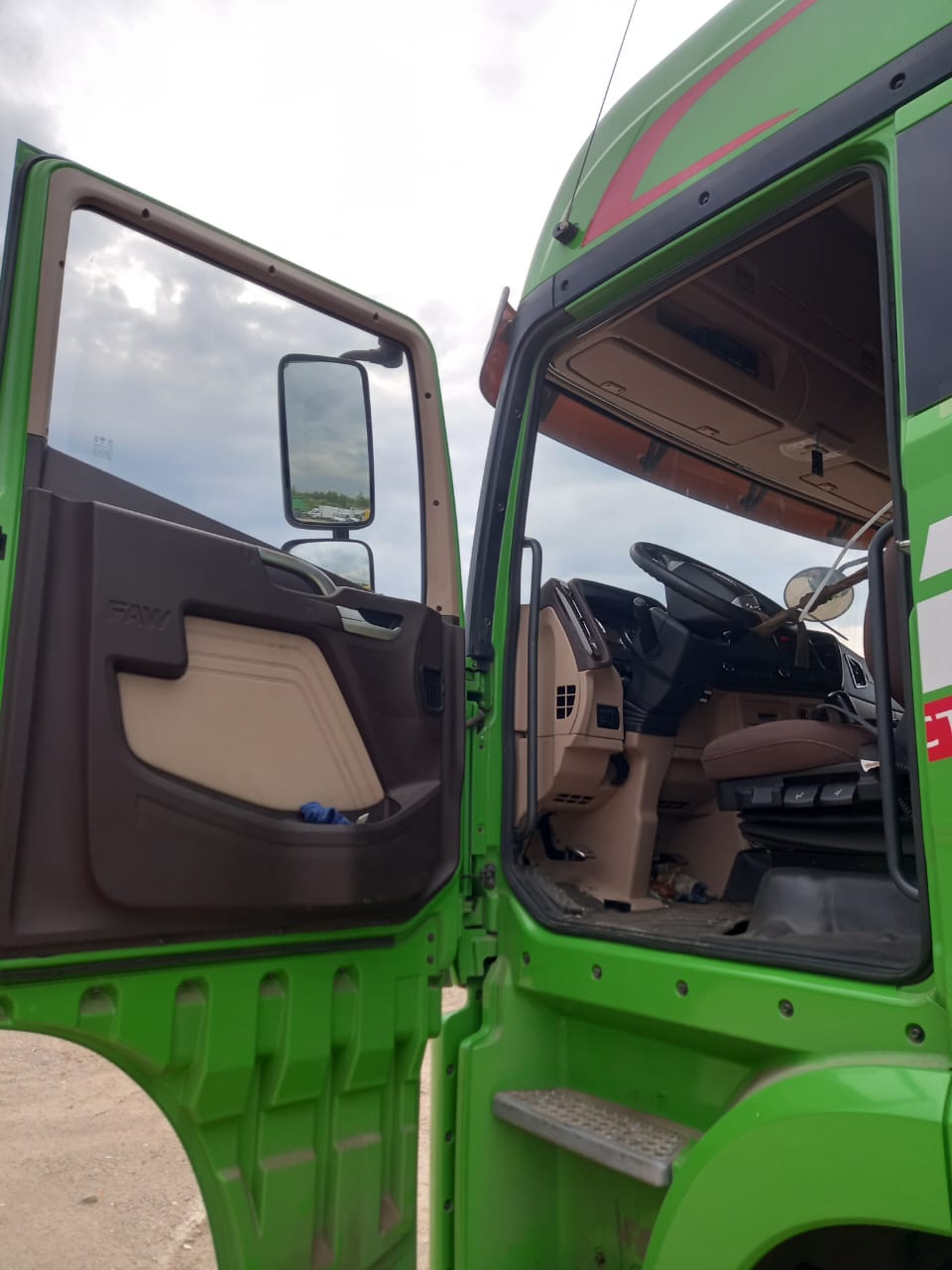 FAW JH6 6x4 Седельный тягач 2023 г. - фото 6