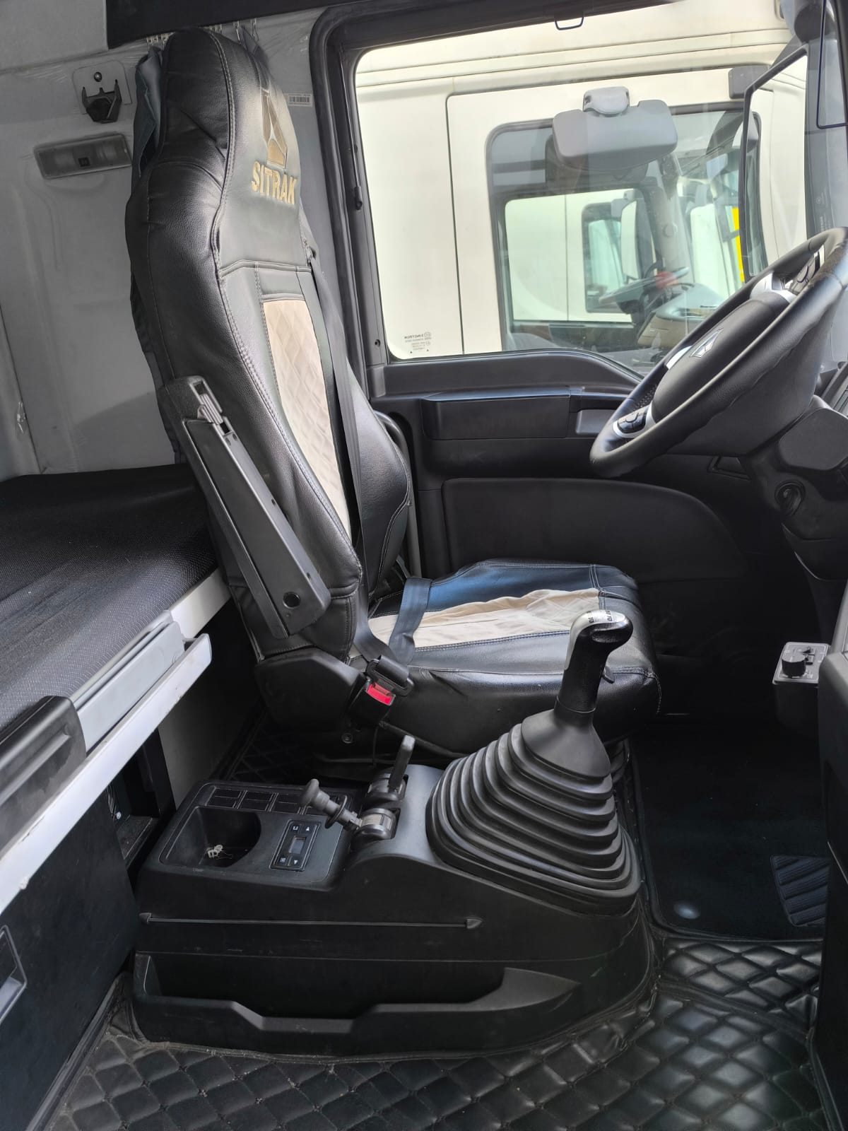 SITRAK C7H 6x4 Седельный тягач 2023 г. - фото 6