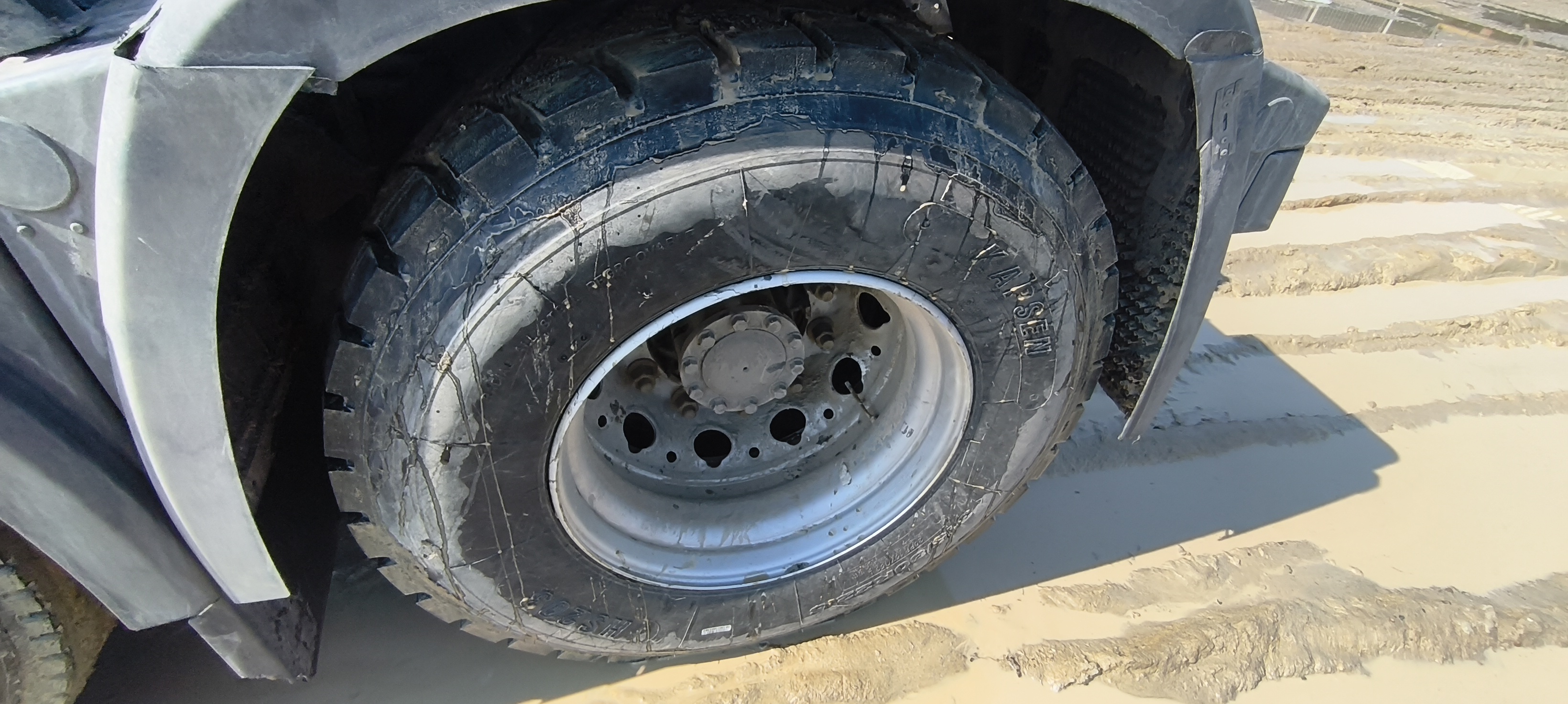 Foton AUMAN Galaxy 6x4 Седельный тягач 2023 г. - фото 11