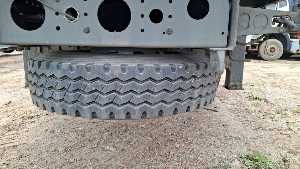 Howo T5G 4x2 Бортовой с КМУ 2023 г. - фото 17