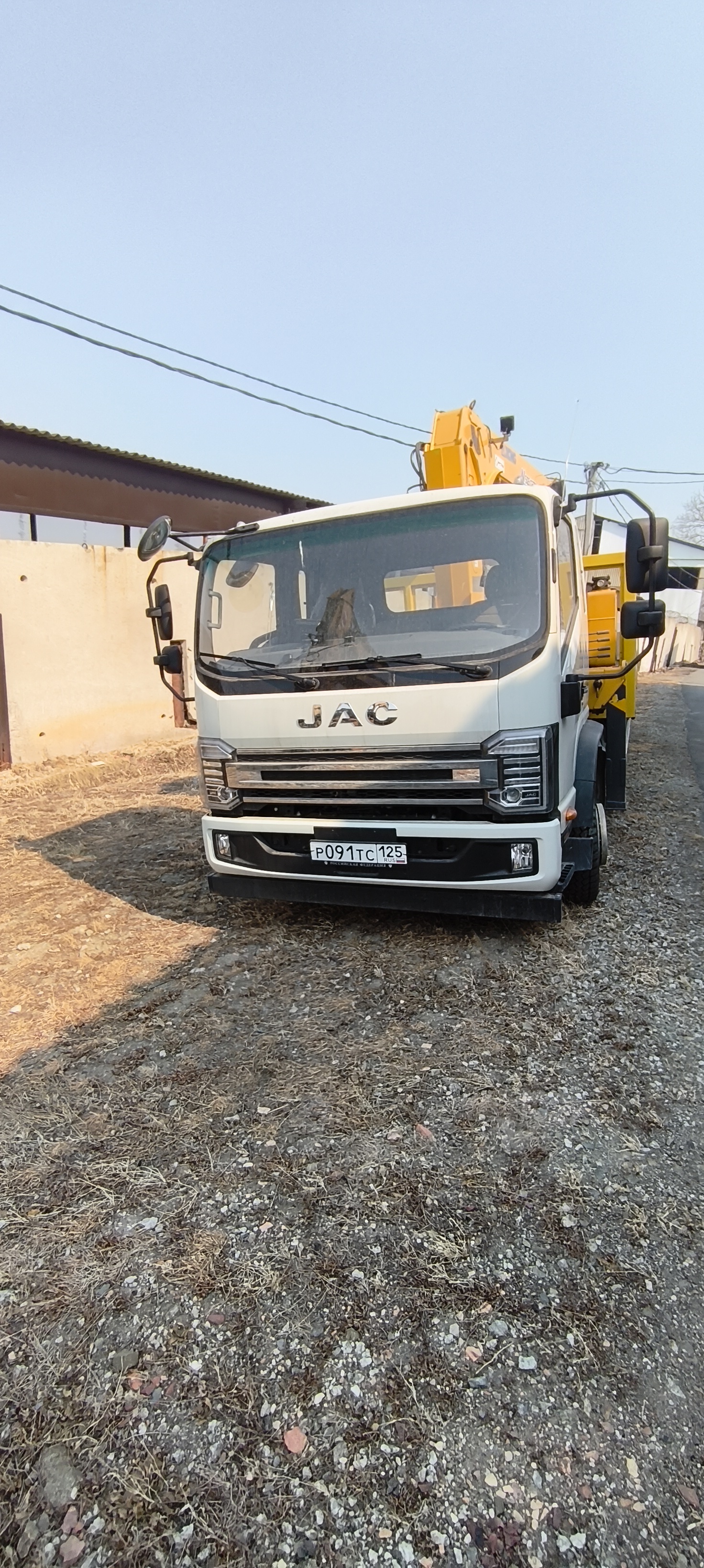 JAC N120 Бортовой с КМУ 2024 г.