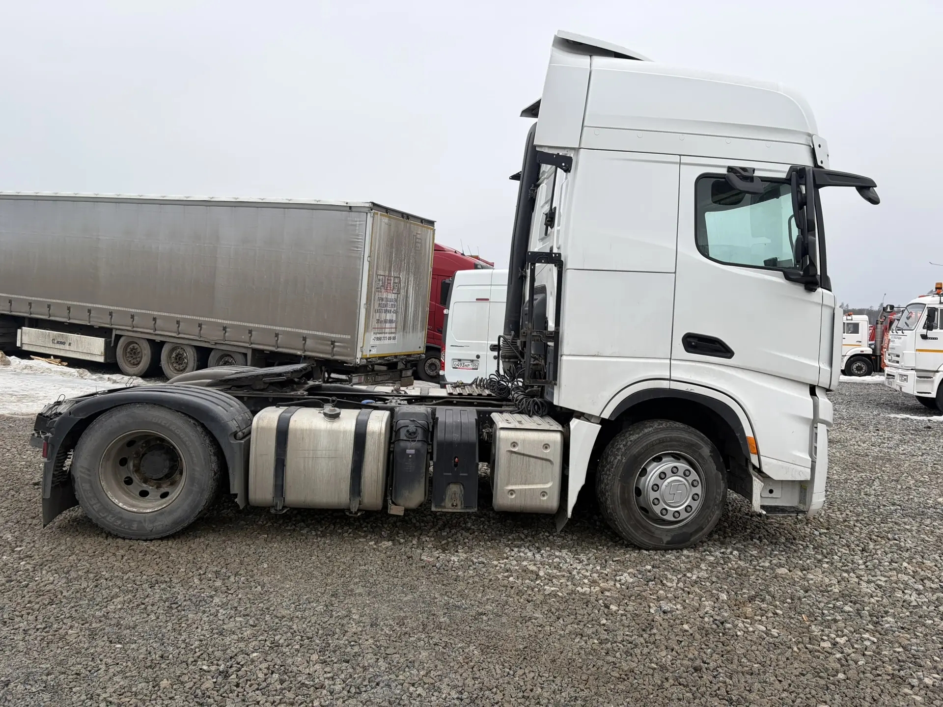 Shacman (Shaanxi) SX* 4x2 Седельный тягач 2022 г. - фото 4