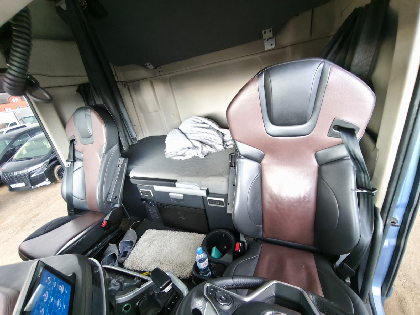 HONGYAN 908 4x2 Седельный тягач 2023 г. - фото 8