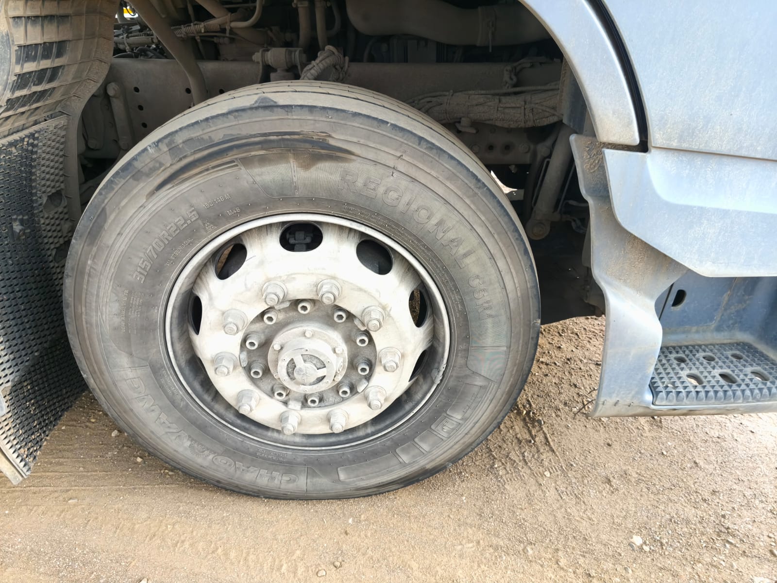 HONGYAN 908 4x2 Седельный тягач 2023 г. - фото 9