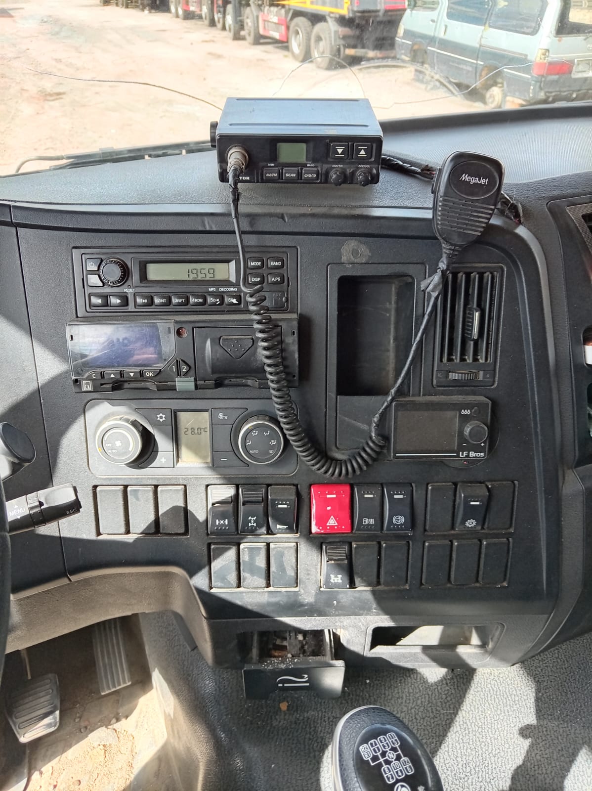 Shacman (Shaanxi) SX* 8x4 Самосвал 2022 г. - фото 11