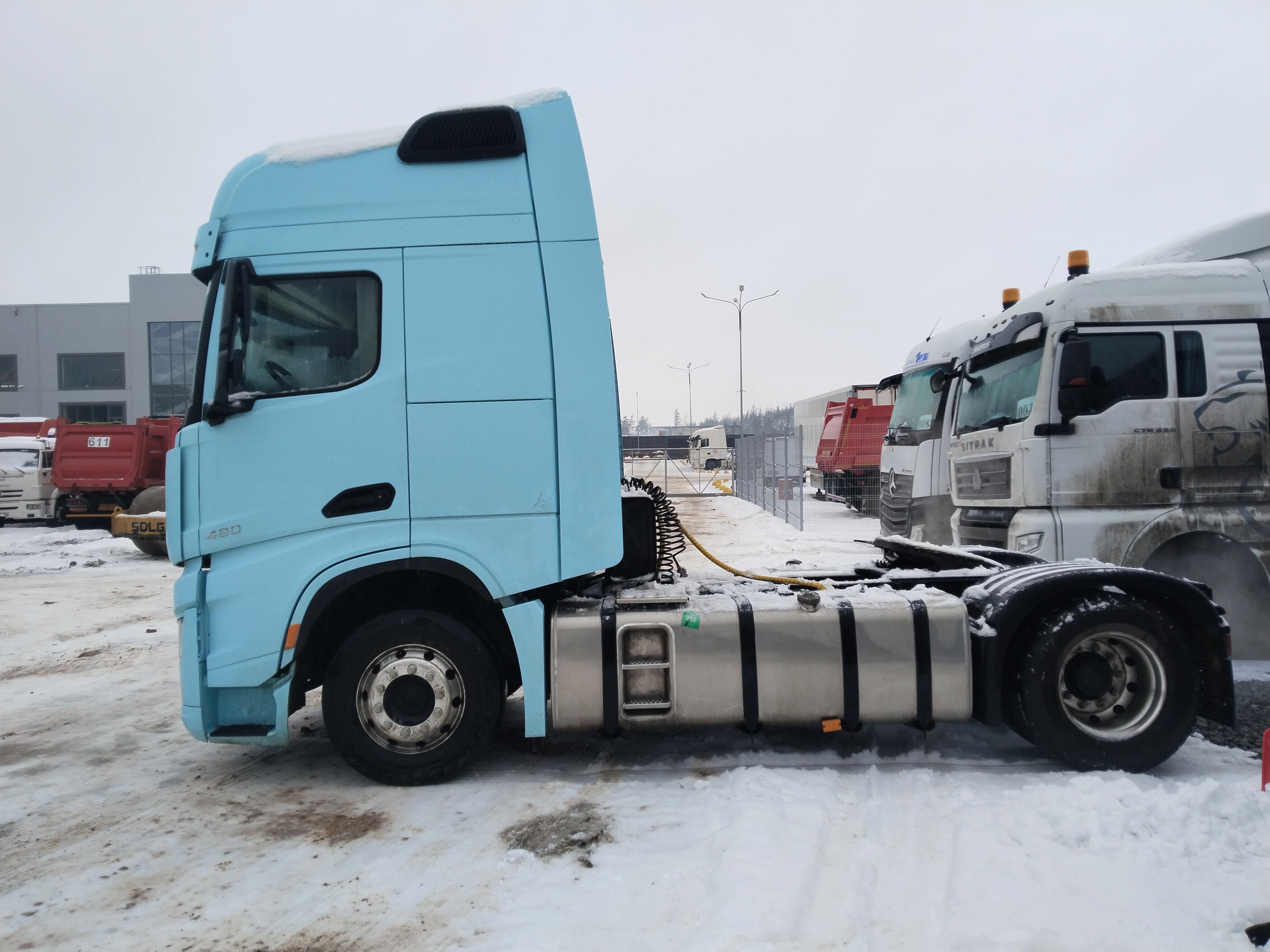 Shacman (Shaanxi) SX* 4x2 Седельный тягач 2023 г. - фото 5