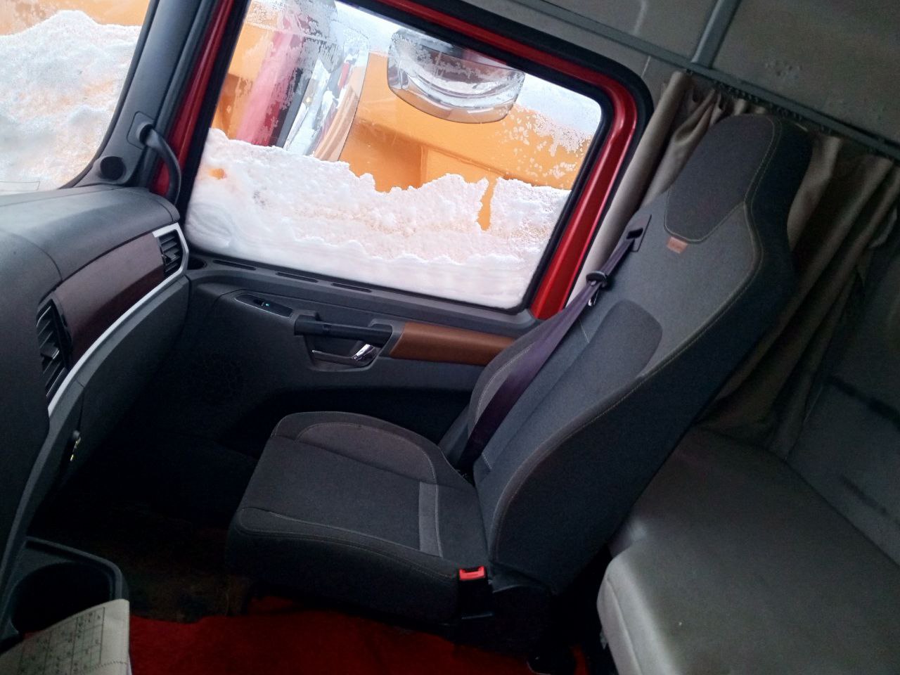 Shacman (Shaanxi) SX* 6x6 Седельный тягач 2023 г. - фото 5