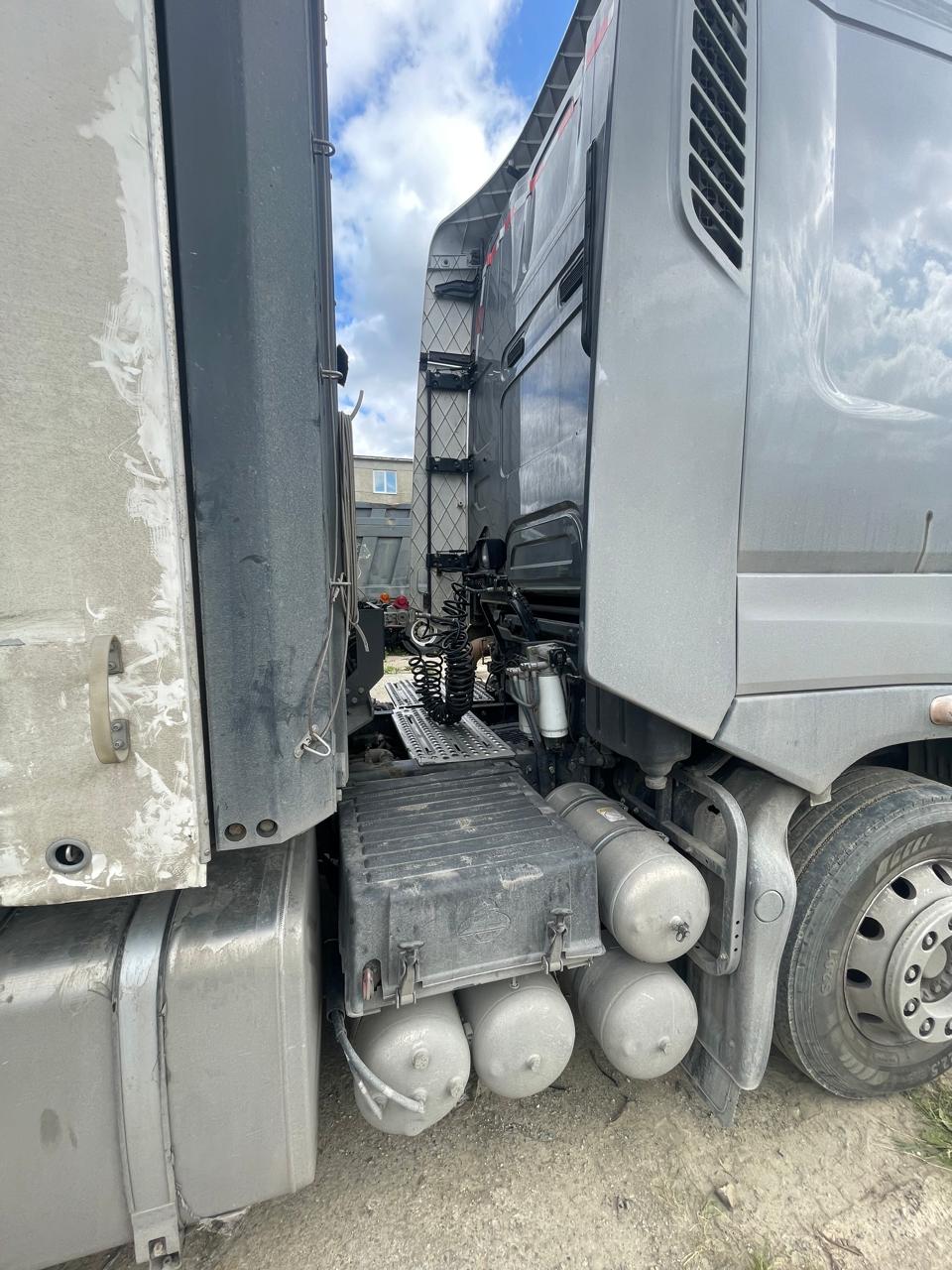 CHENGLONG H7 4x2 Седельный тягач 2024 г. - фото 13