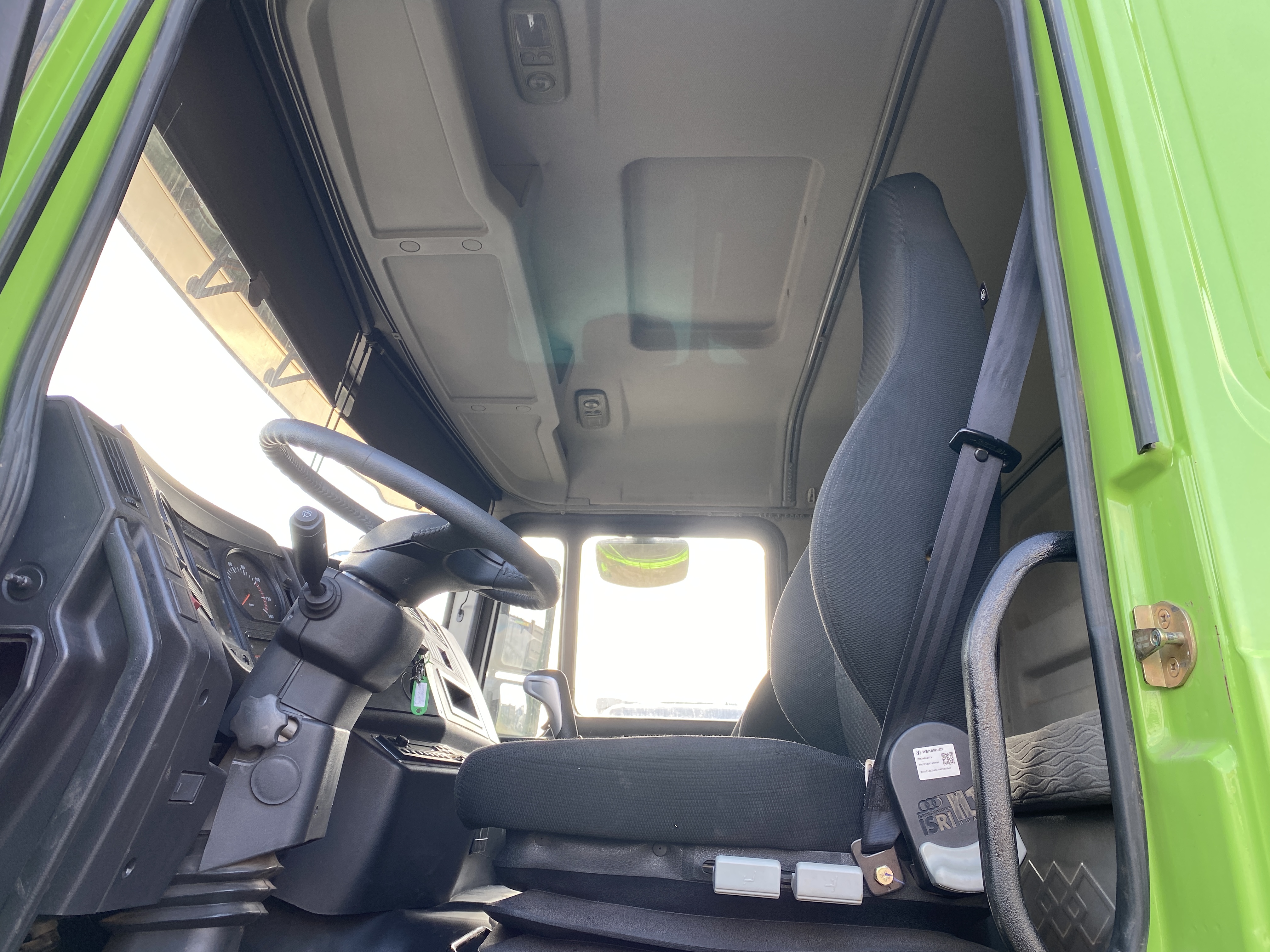 Shacman (Shaanxi) SX* 6x4 Седельный тягач 2023 г. - фото 11