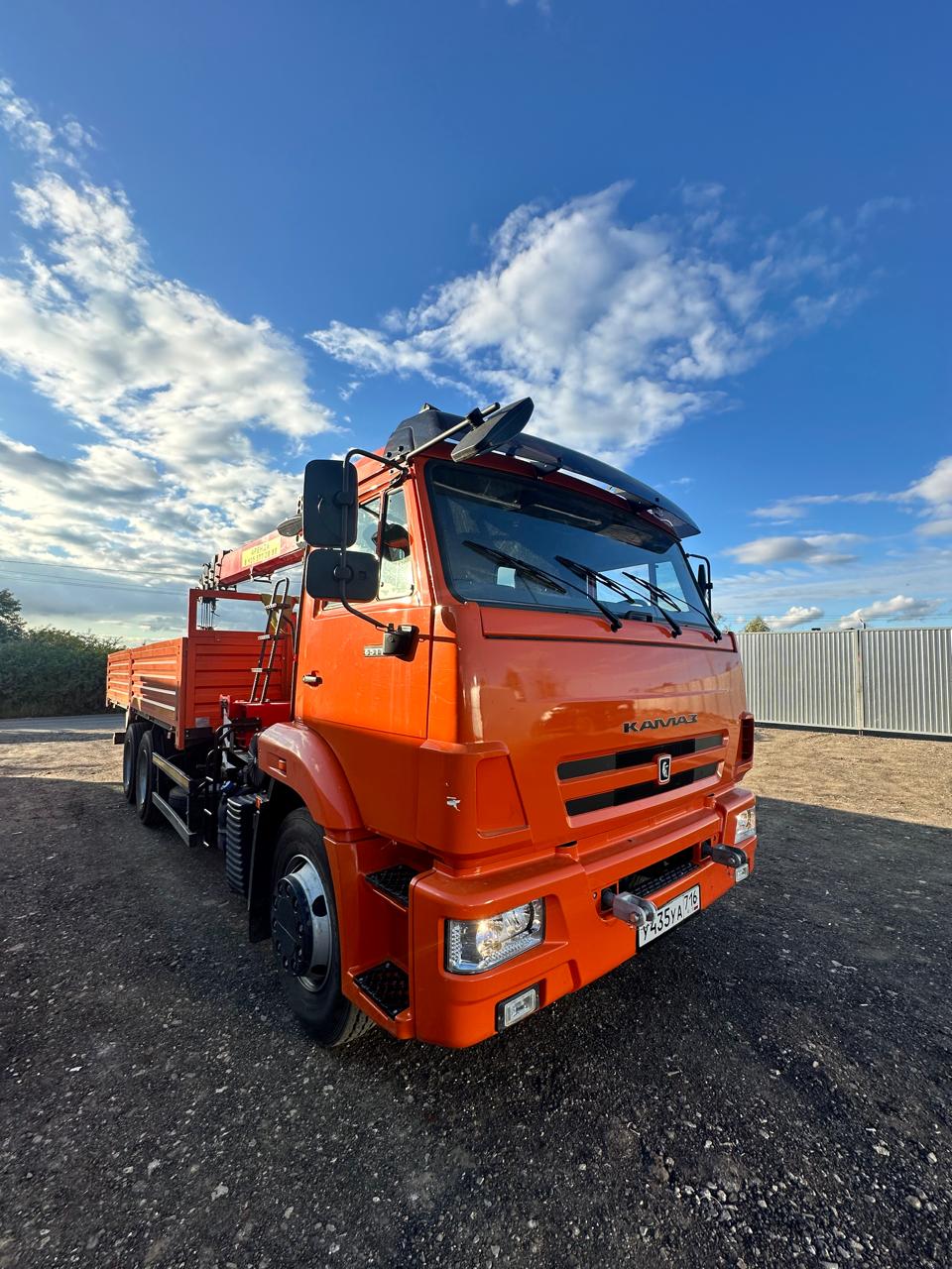 КамАЗ 65115 6x4 Бортовой с КМУ 2024 г. - фото 3