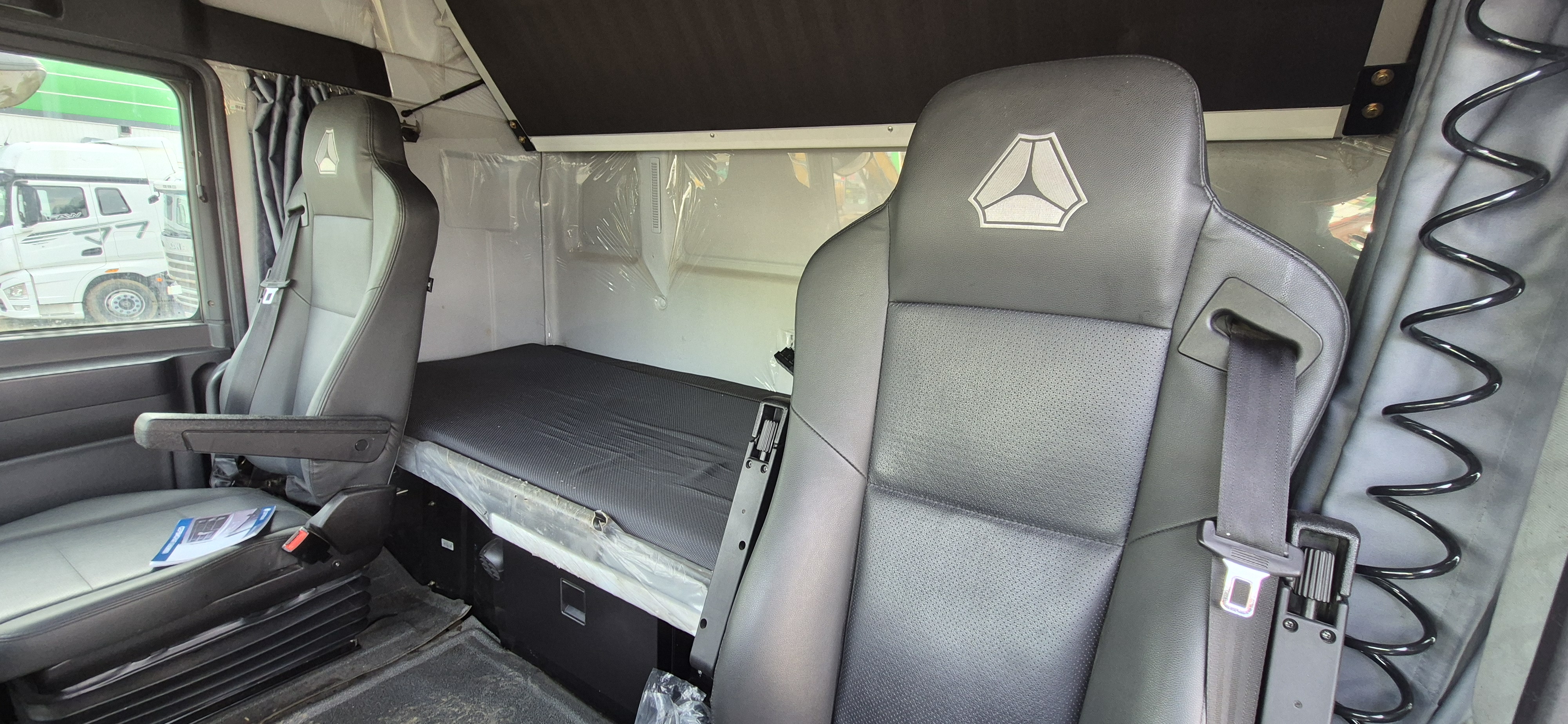 SITRAK C7H 4x2 Седельный тягач 2023 г. - фото 14