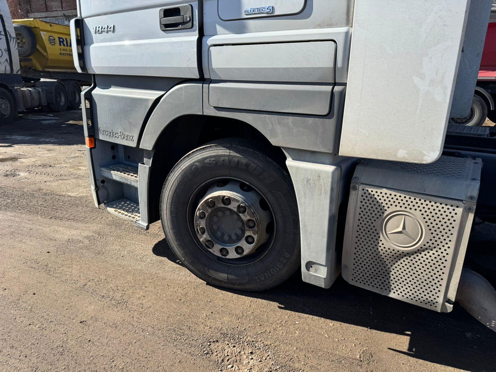 Mercedes-Benz ACTROS 4x2 Седельный тягач 2017 г. - фото 9