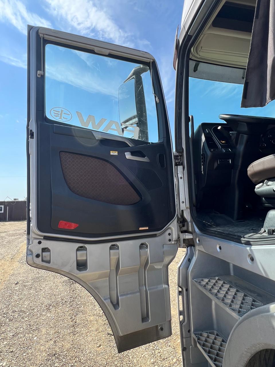 FAW J7 4x2 Седельный тягач 2023 г. - фото 9