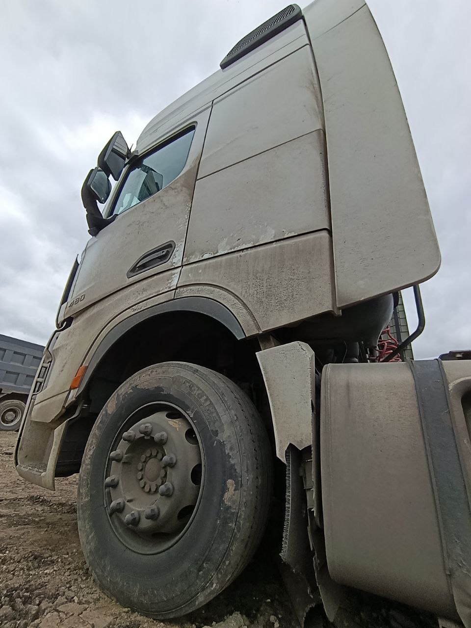 Shacman (Shaanxi) SX* 4x2 Седельный тягач 2023 г. - фото 3