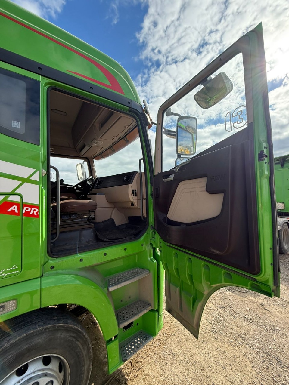 FAW JH6 6x4 Седельный тягач 2023 г. - фото 6