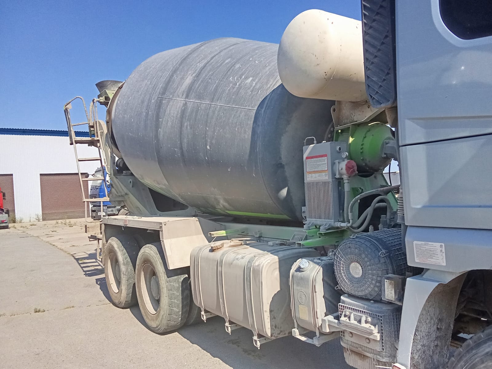 Shacman (Shaanxi) SX* 6x4 Автобетоносмеситель 2023 г. - фото 5