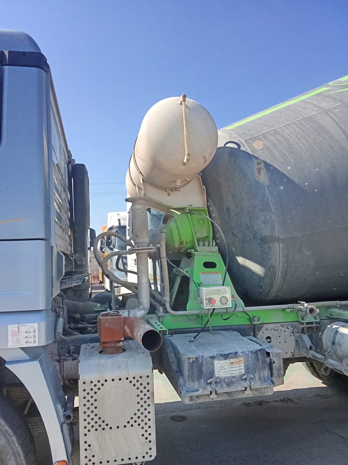 Shacman (Shaanxi) SX* 6x4 Автобетоносмеситель 2023 г. - фото 20