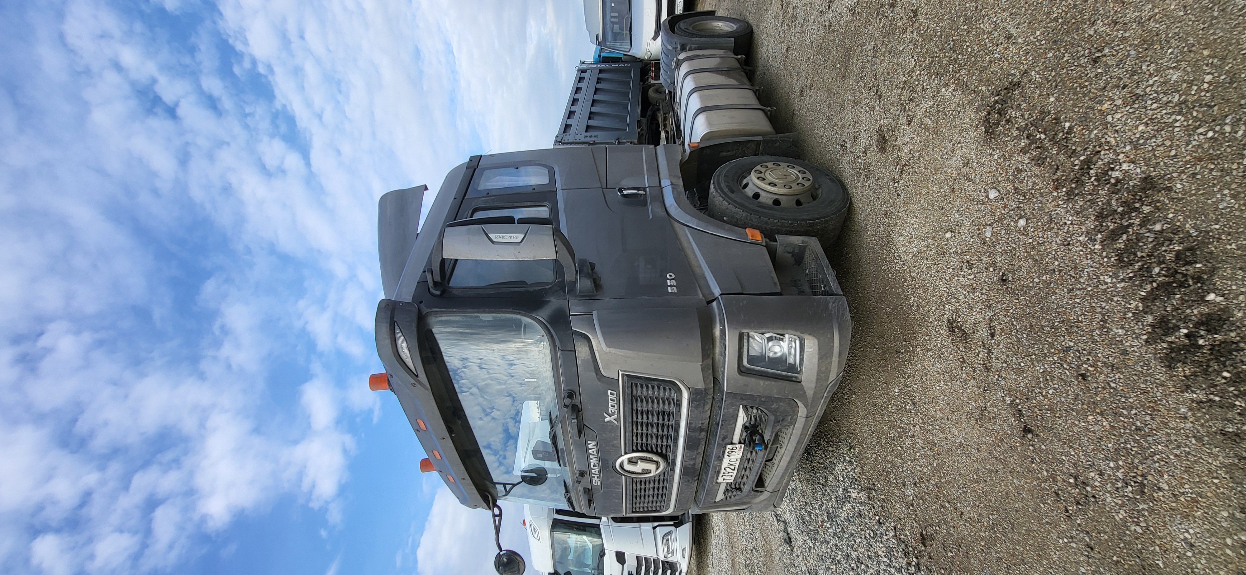 Shacman (Shaanxi) SX* 4x2 Седельный тягач 2023 г. - фото 2